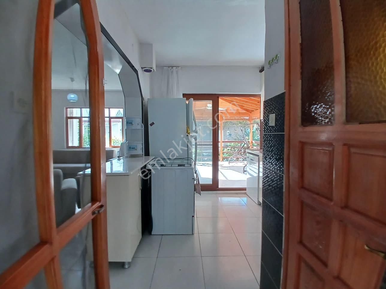 Merkezi Konumlu Denize Yürüme Mesafeli İkiz Villa - Görsel 21