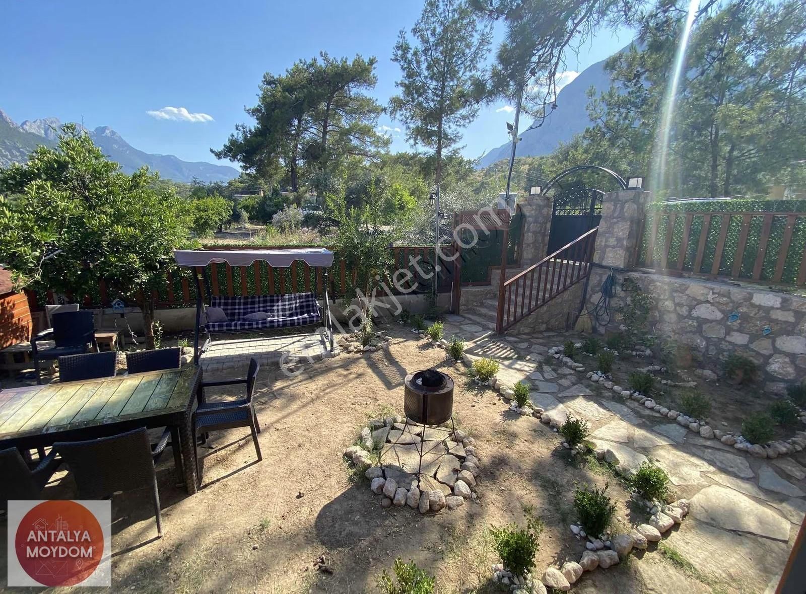 Hacı Sekilerde Doğayla İç İçe Müstakil Ev