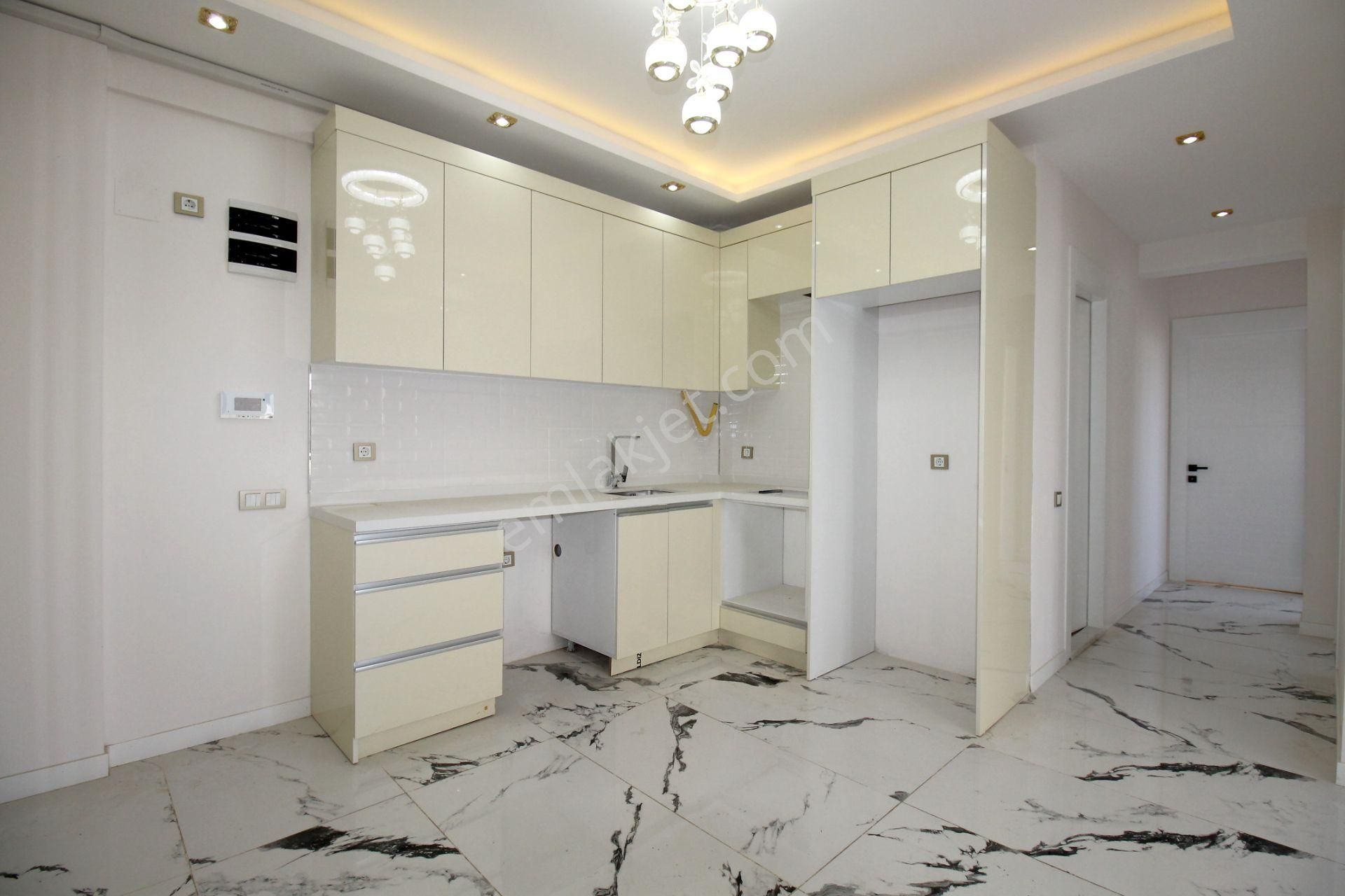 Retro’dan Modern Tasarım Ve Modern Mimarı İle Aradığınızı Bulacağınız Lüks 3+1 - Görsel 16