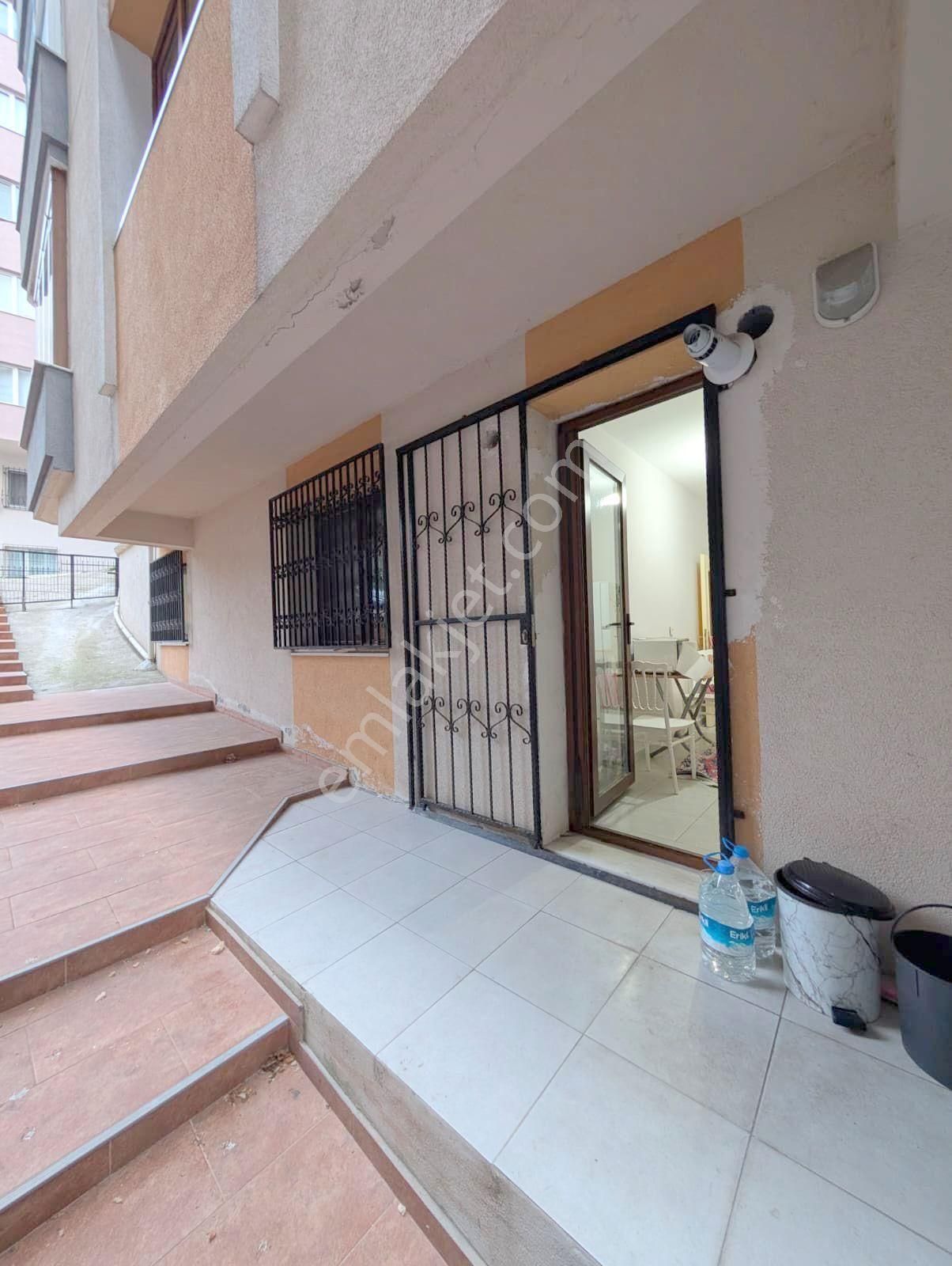 Kaptanlarda 100 M 2+1 Bahçe Katı Daire