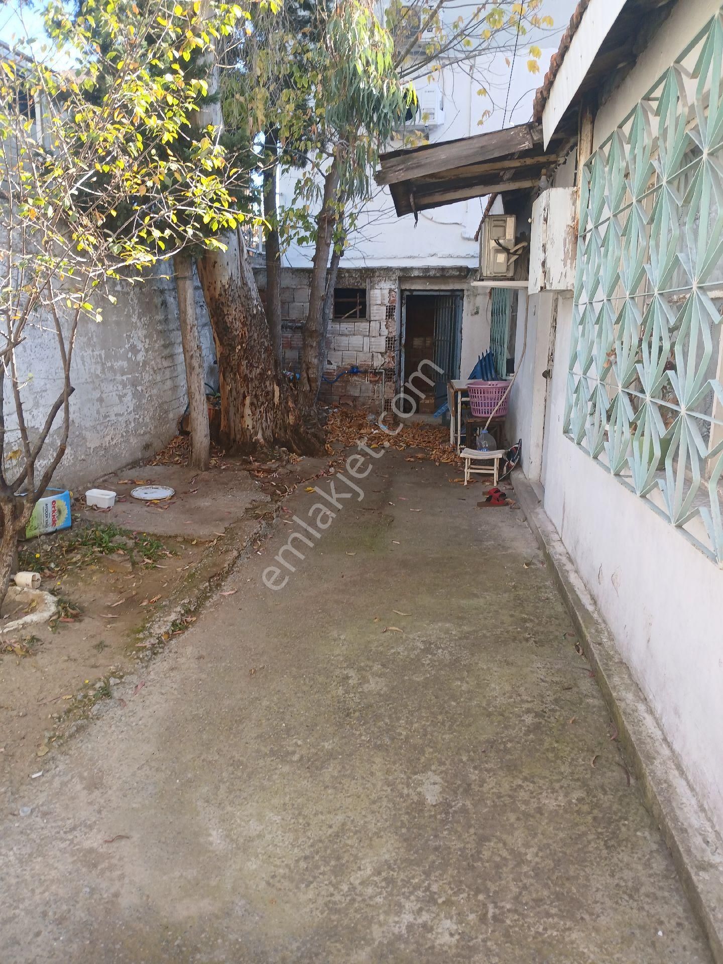 Karabaglar Cennet Çeşme Mah Satılık Müstakil 330m2 - Görsel 9