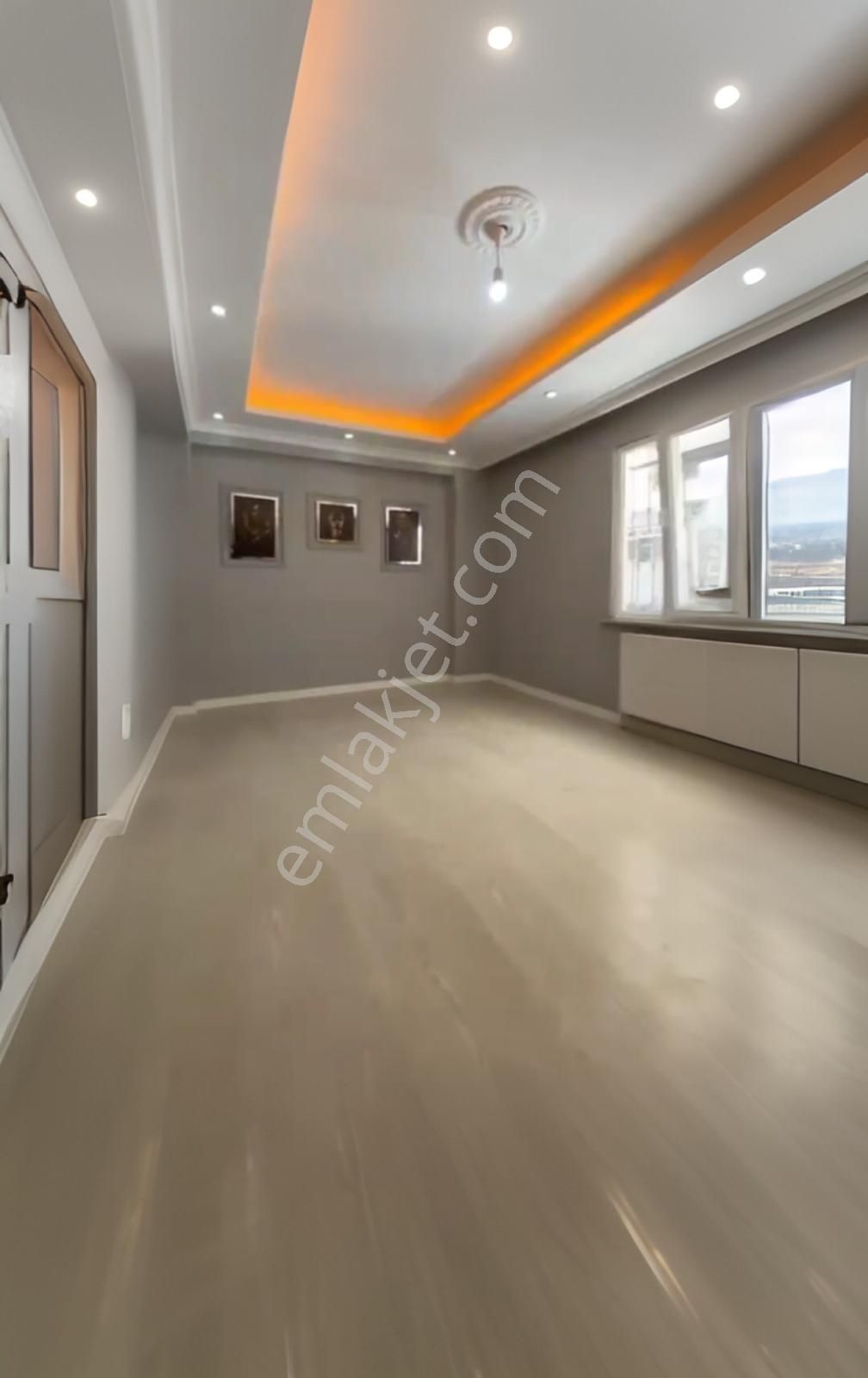 Esenyurtta Büyük Metre Kareli Yüksek Giriş