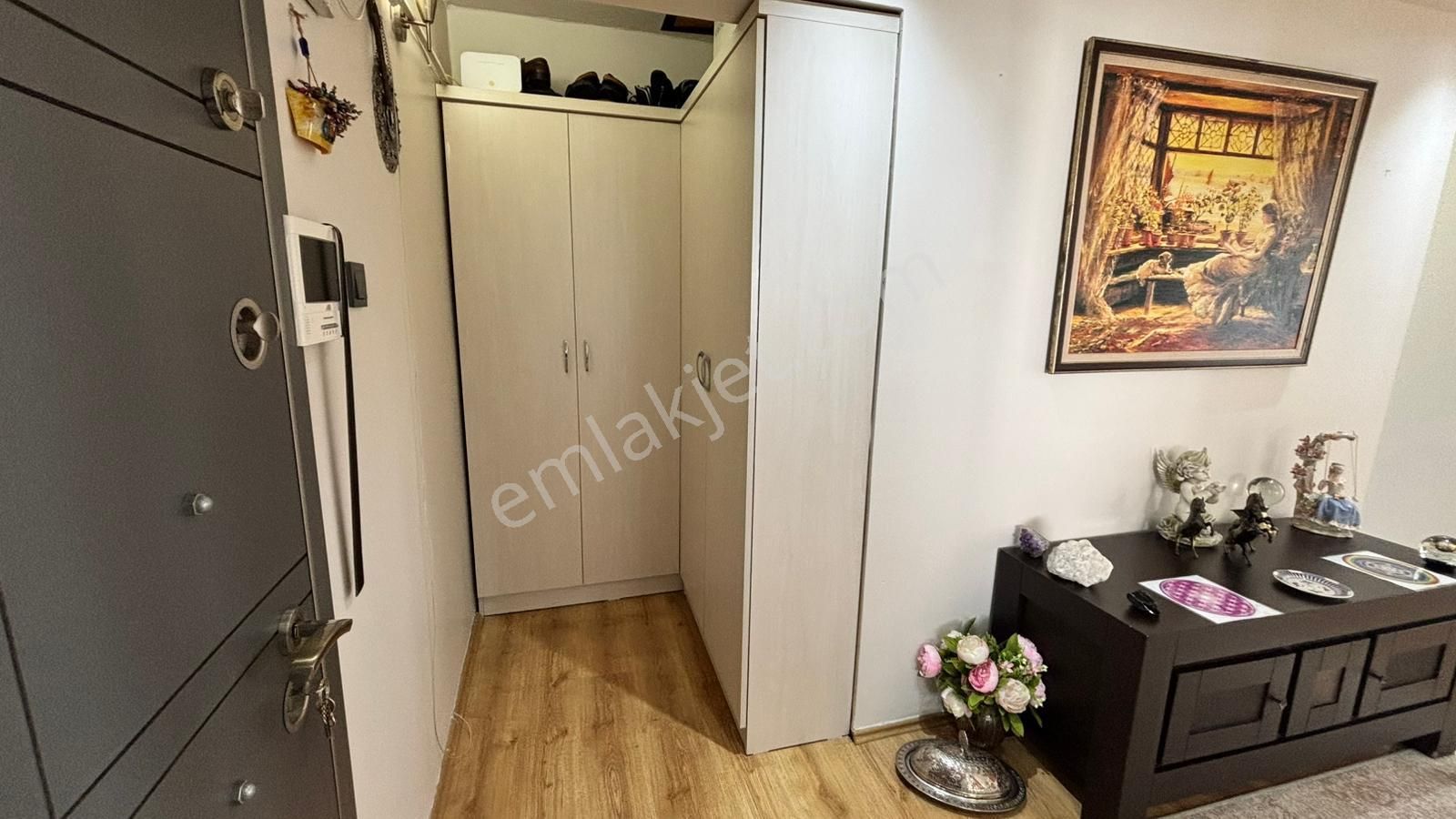 Bornova Katlı Otopark Ve Pazar Yanında, Bakımlı, 175 M² 3+1 - Görsel 26