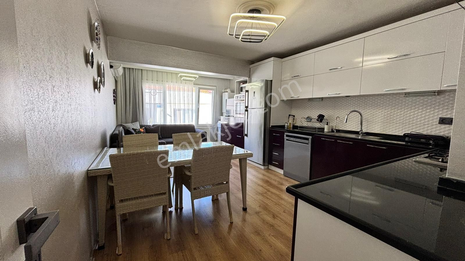 Bornova Katlı Otopark Ve Pazar Yanında, Bakımlı, 175 M² 3+1 - Görsel 8