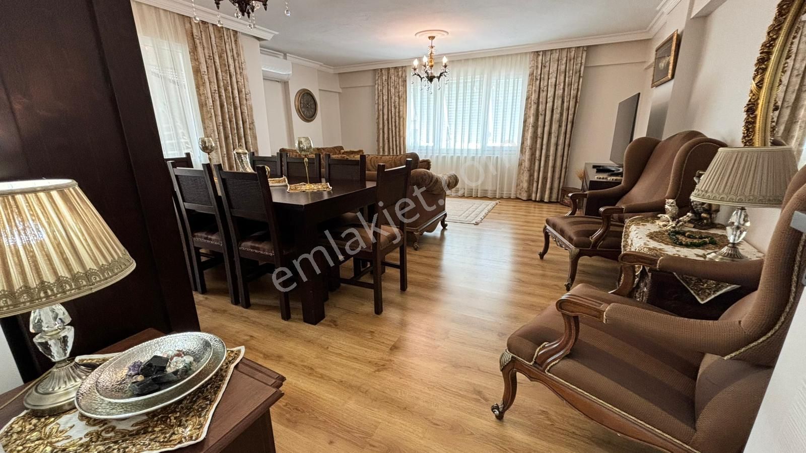 Bornova Katlı Otopark Ve Pazar Yanında, Bakımlı, 175 M² 3+1 - Görsel 3