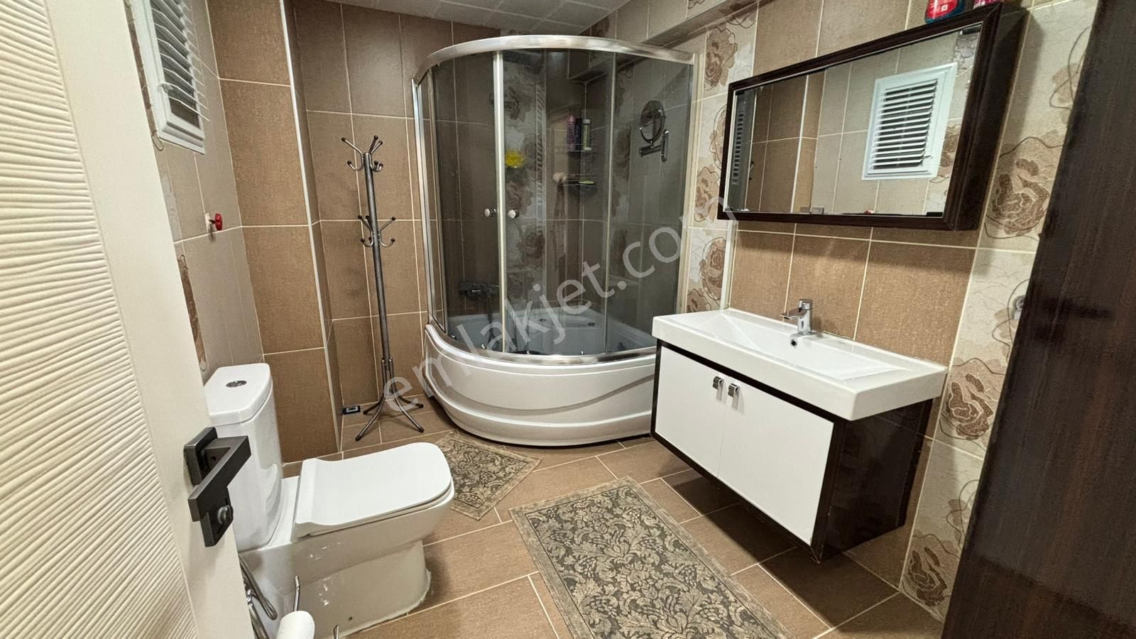 Bornova Katlı Otopark Ve Pazar Yanında, Bakımlı, 175 M² 3+1 - Görsel 19