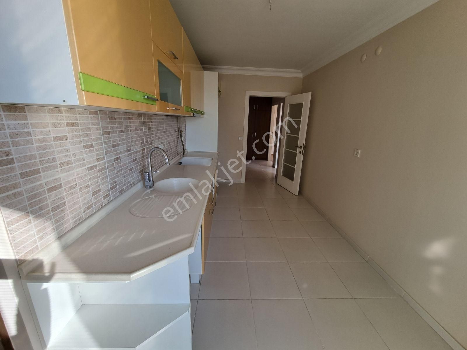 Tuzla Viaport Marina Karşısı Güzel Lokasyonda 2+1 Kiralık Ofis - Görsel 33