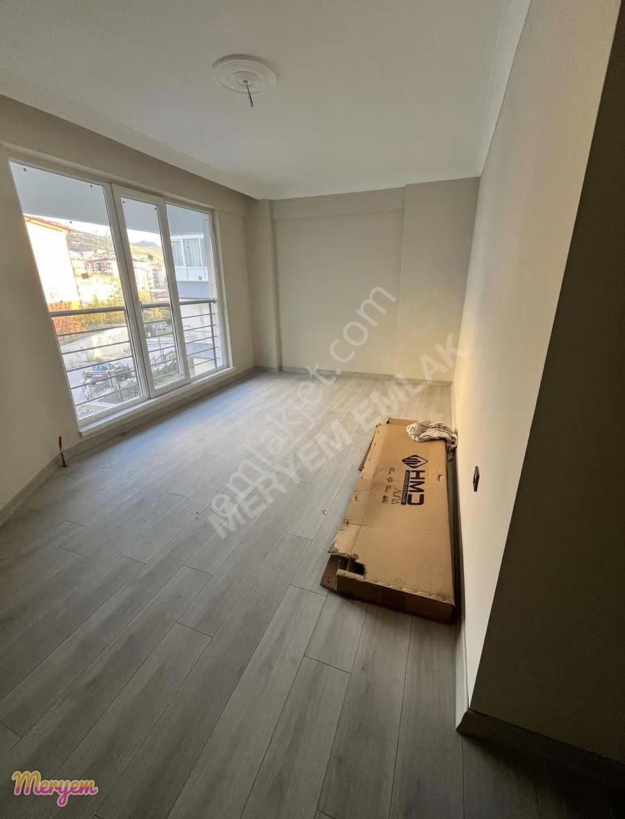 Battalgazide Okul Yanı 3+1 1 Kat Da Satılık Daire - Görsel 4