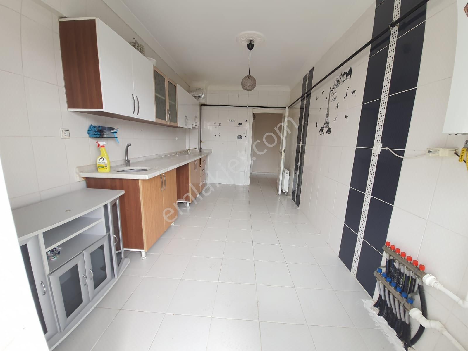 Osmangazide Ana Cadde Yakını Ara Katta Asansörlü Geniş 3+1 Kiralık Daire - Görsel 5