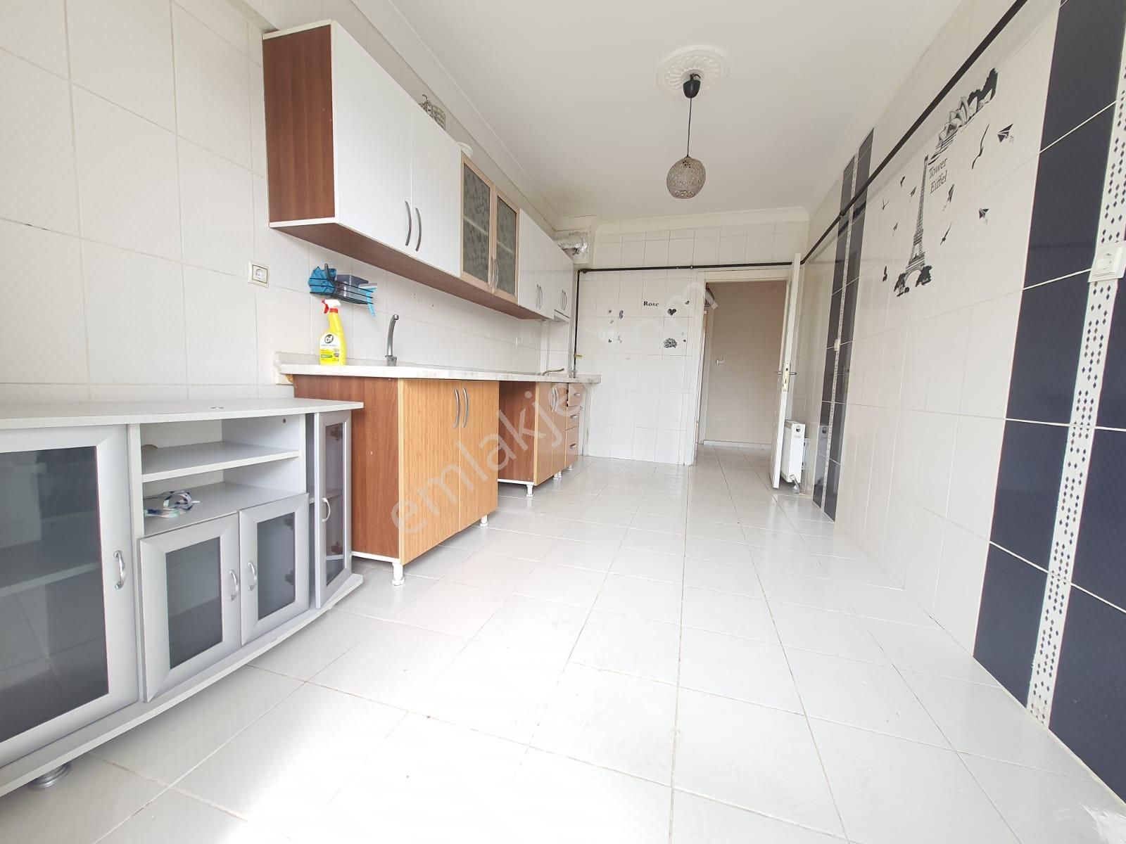 Osmangazide Ana Cadde Yakını Ara Katta Asansörlü Geniş 3+1 Kiralık Daire - Görsel 3