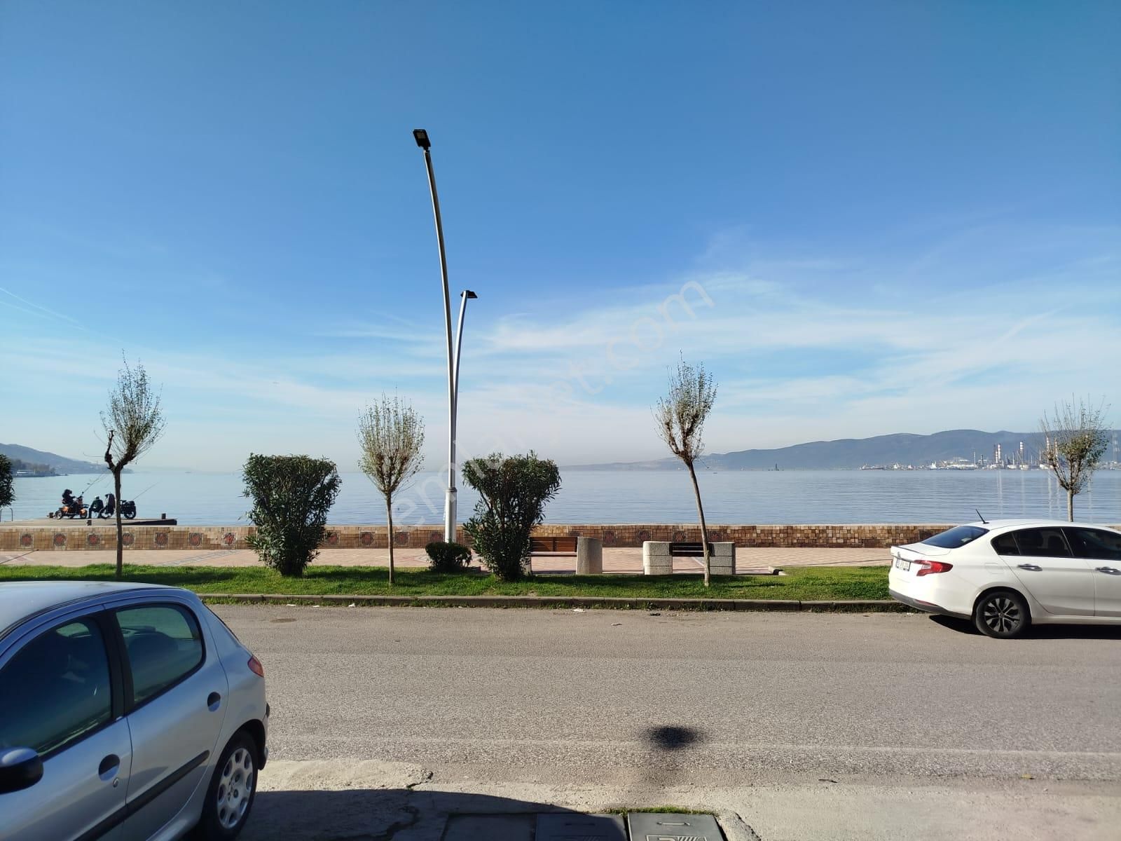 Remax Natural'den Değirmendere Yüzbaşılarda Satılık Dükkan