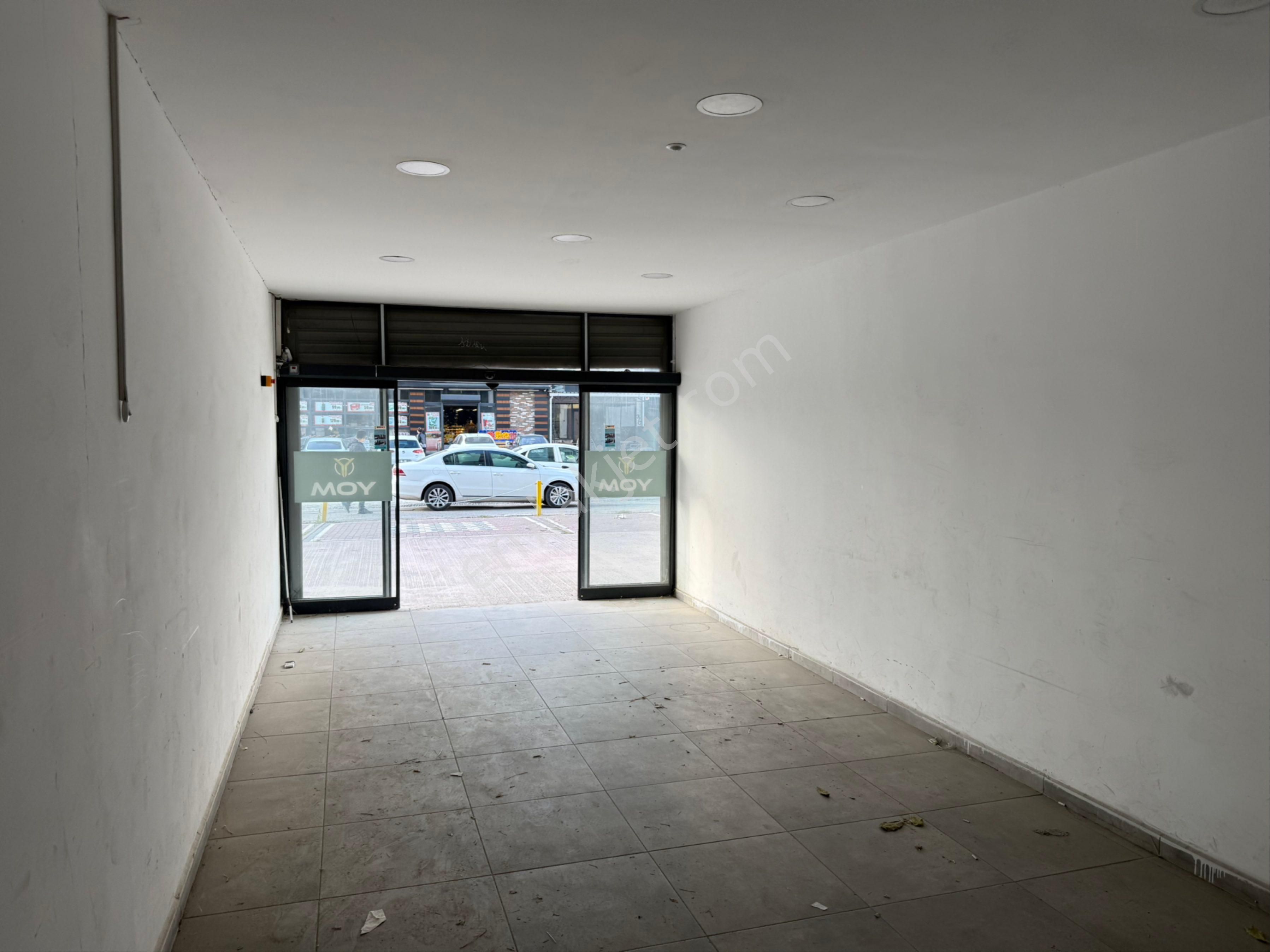 Çözüm Emlak’tan Ulubey Mahallesin’de 1+0 Caddeye Çepe Merkezi Konumda Kiralık Ofis - Görsel 9