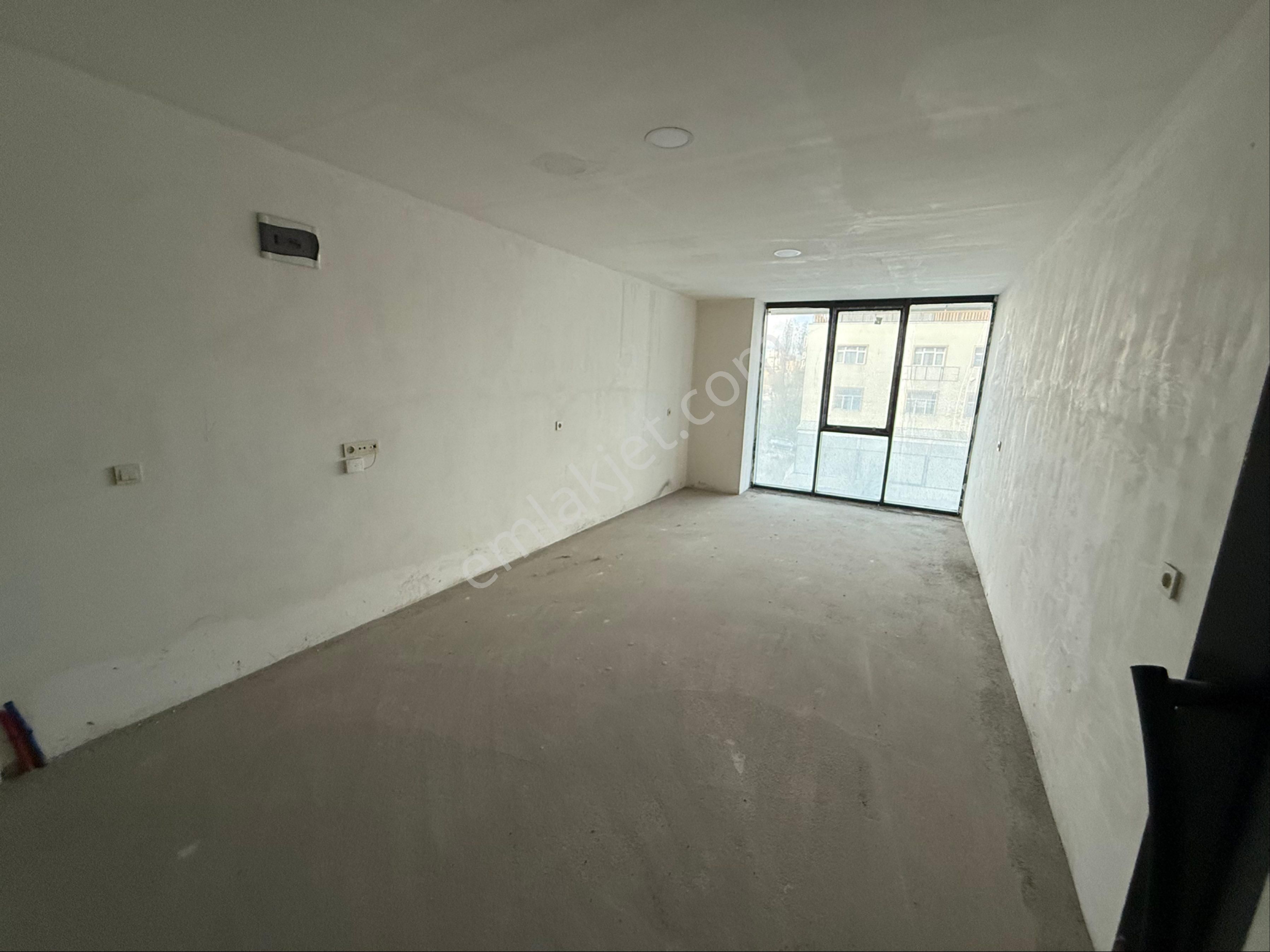 Çözüm Emlak’tan Ulubey Mahallesin’de 1+0 Caddeye Çepe Merkezi Konumda Kiralık Ofis - Görsel 20