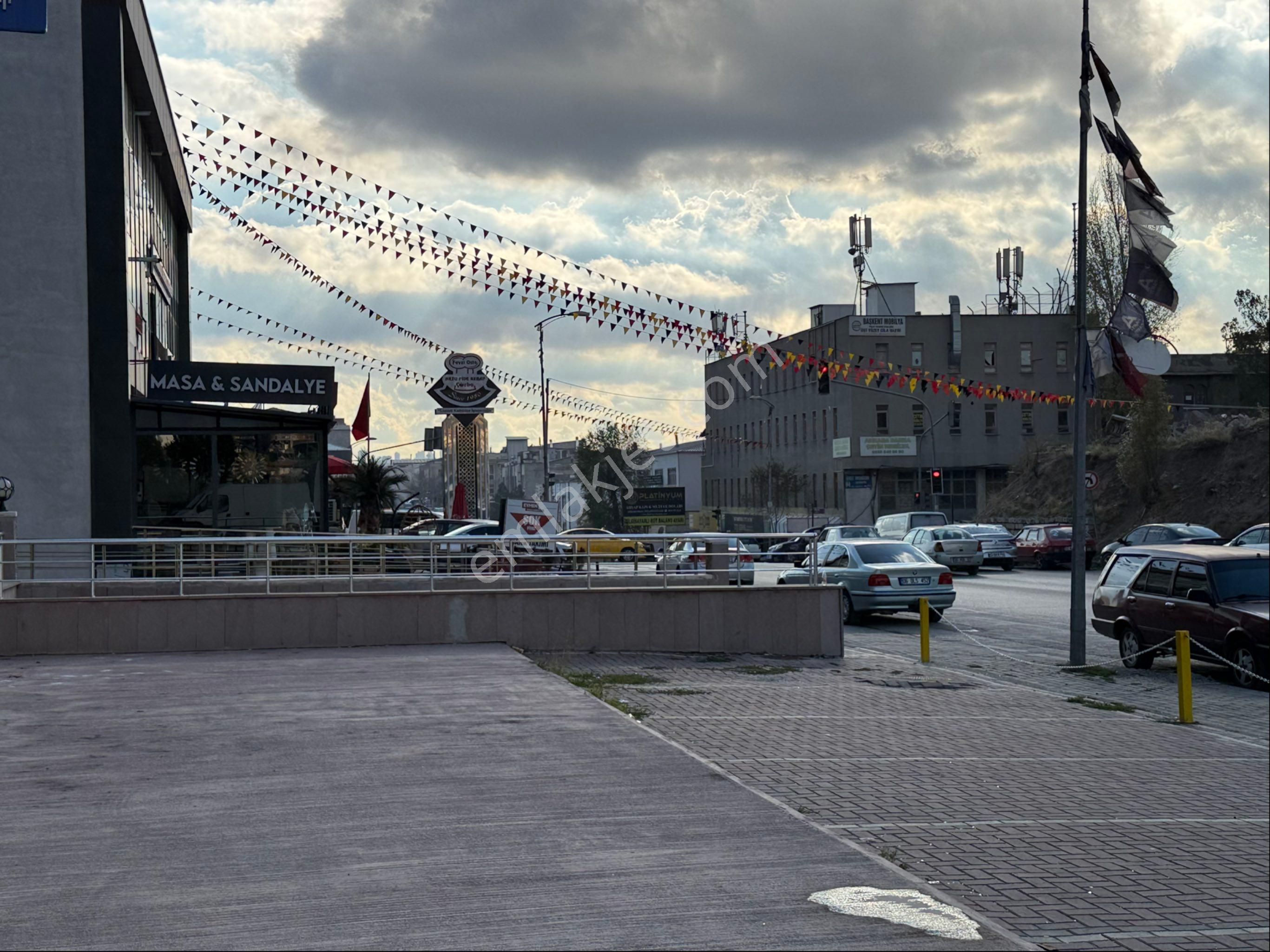 Çözüm Emlak’tan Ulubey Mahallesin’de 1+0 Caddeye Çepe Merkezi Konumda Kiralık Ofis - Görsel 7