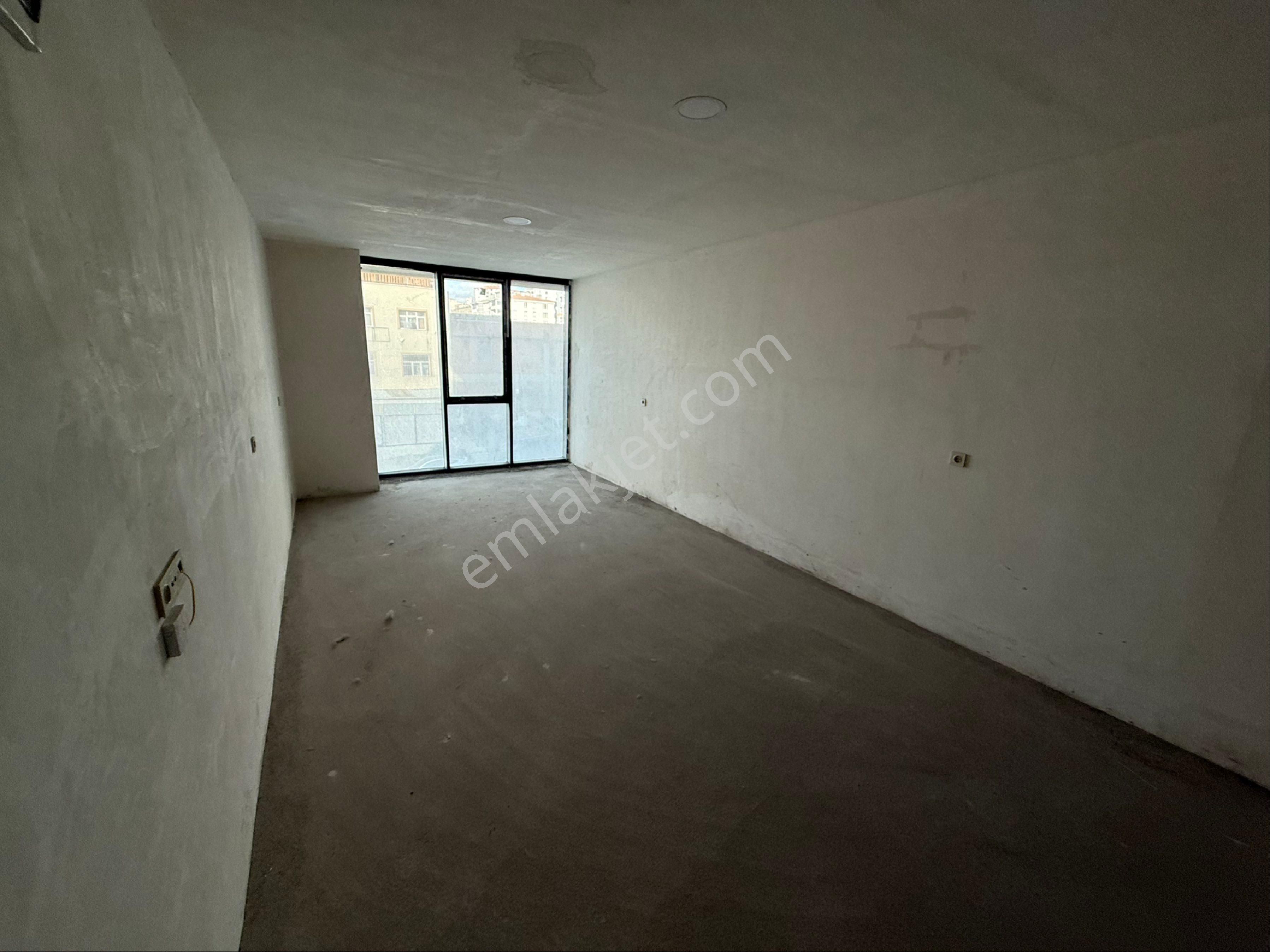 Çözüm Emlak’tan Ulubey Mahallesin’de 1+0 Caddeye Çepe Merkezi Konumda Kiralık Ofis - Görsel 21