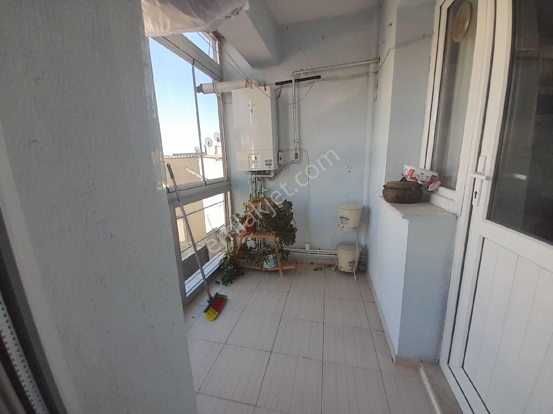 Bozyaka Kapalı Pazar Yeri Yakını Genç Bina 3+1 Doğalgazlı - Görsel 5