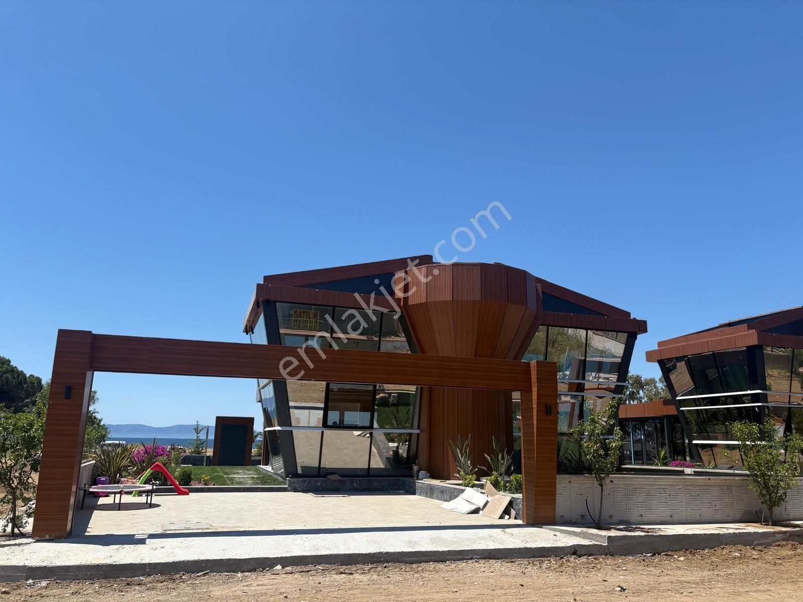 Dikili Salihleraltı Ultra Lüks 3' Adet Oturuma Hazır Denize Sıfır Villa - Görsel 23