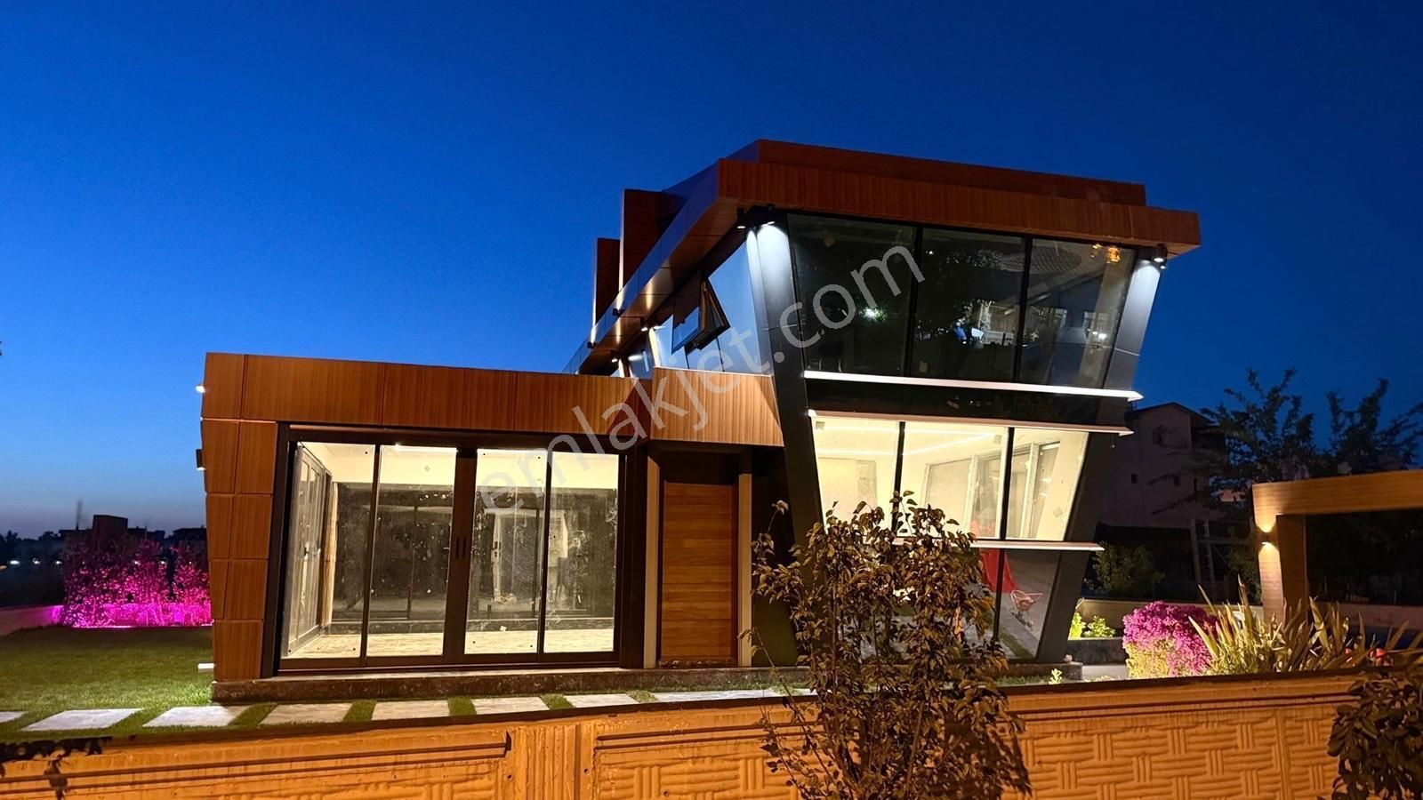 Dikili Salihleraltı Ultra Lüks 3' Adet Oturuma Hazır Denize Sıfır Villa - Görsel 11