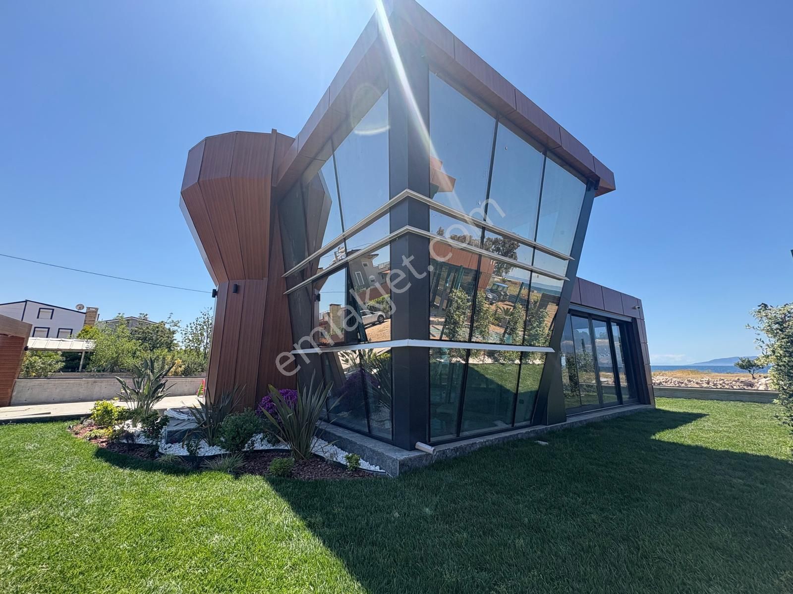 Dikili Salihleraltı Ultra Lüks 3' Adet Oturuma Hazır Denize Sıfır Villa - Görsel 10