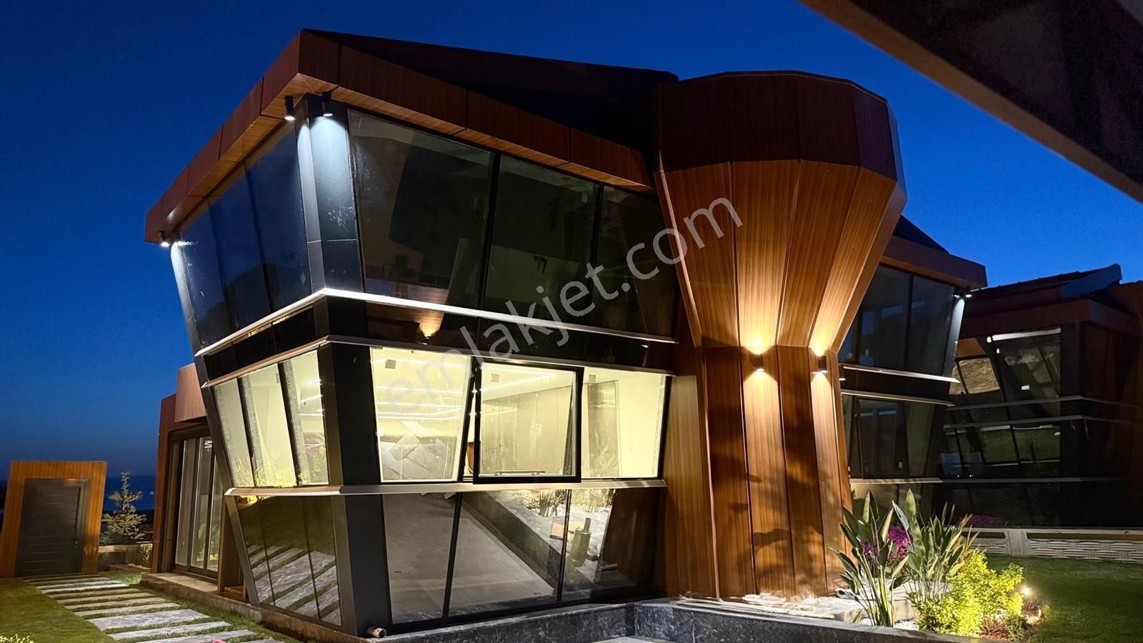 Dikili Salihleraltı Ultra Lüks 3' Adet Oturuma Hazır Denize Sıfır Villa - Görsel 6