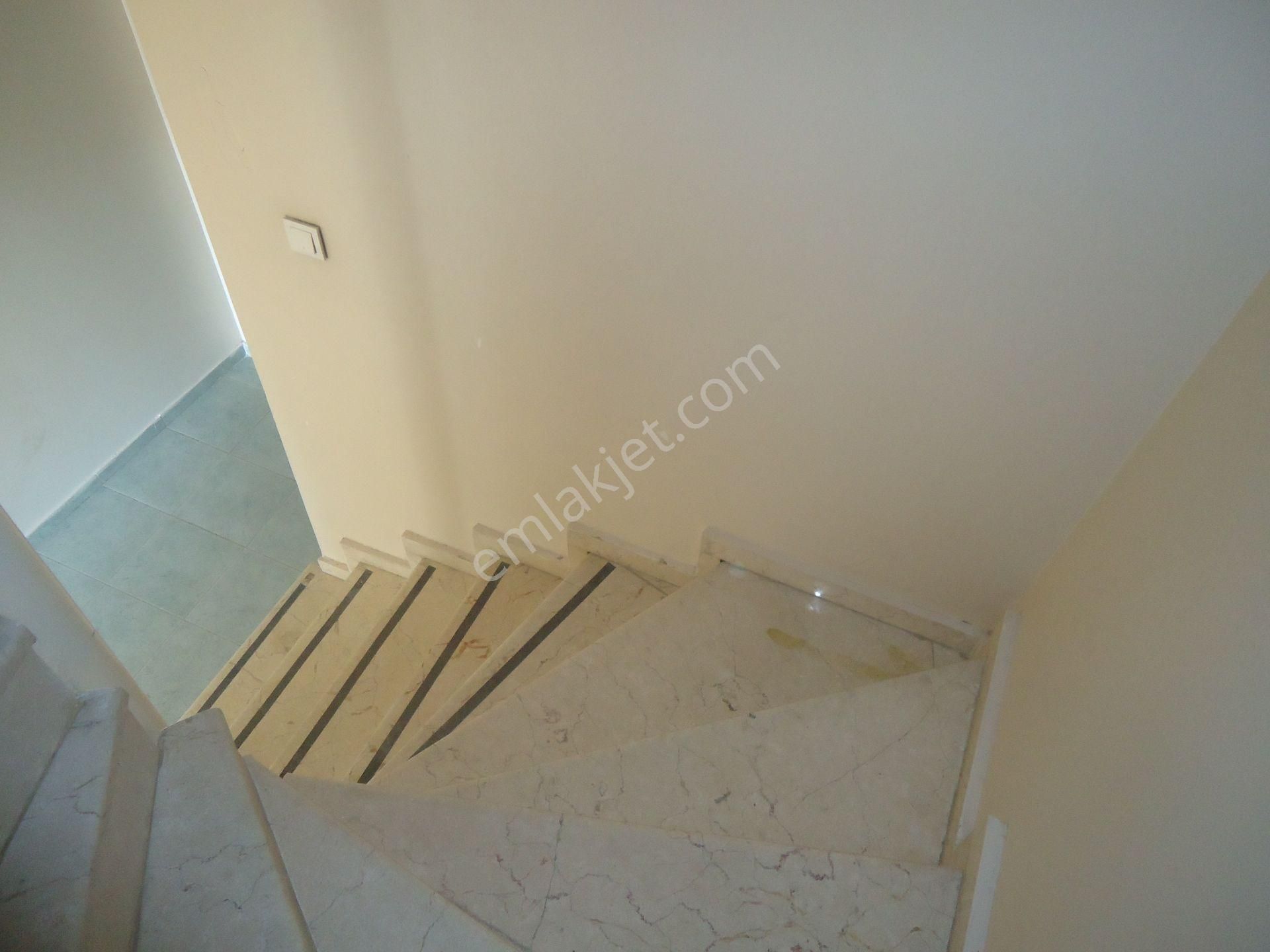 Aydınlıkevlerde 5+1 Dubleks Daire Gizem Emlaktan - Görsel 11