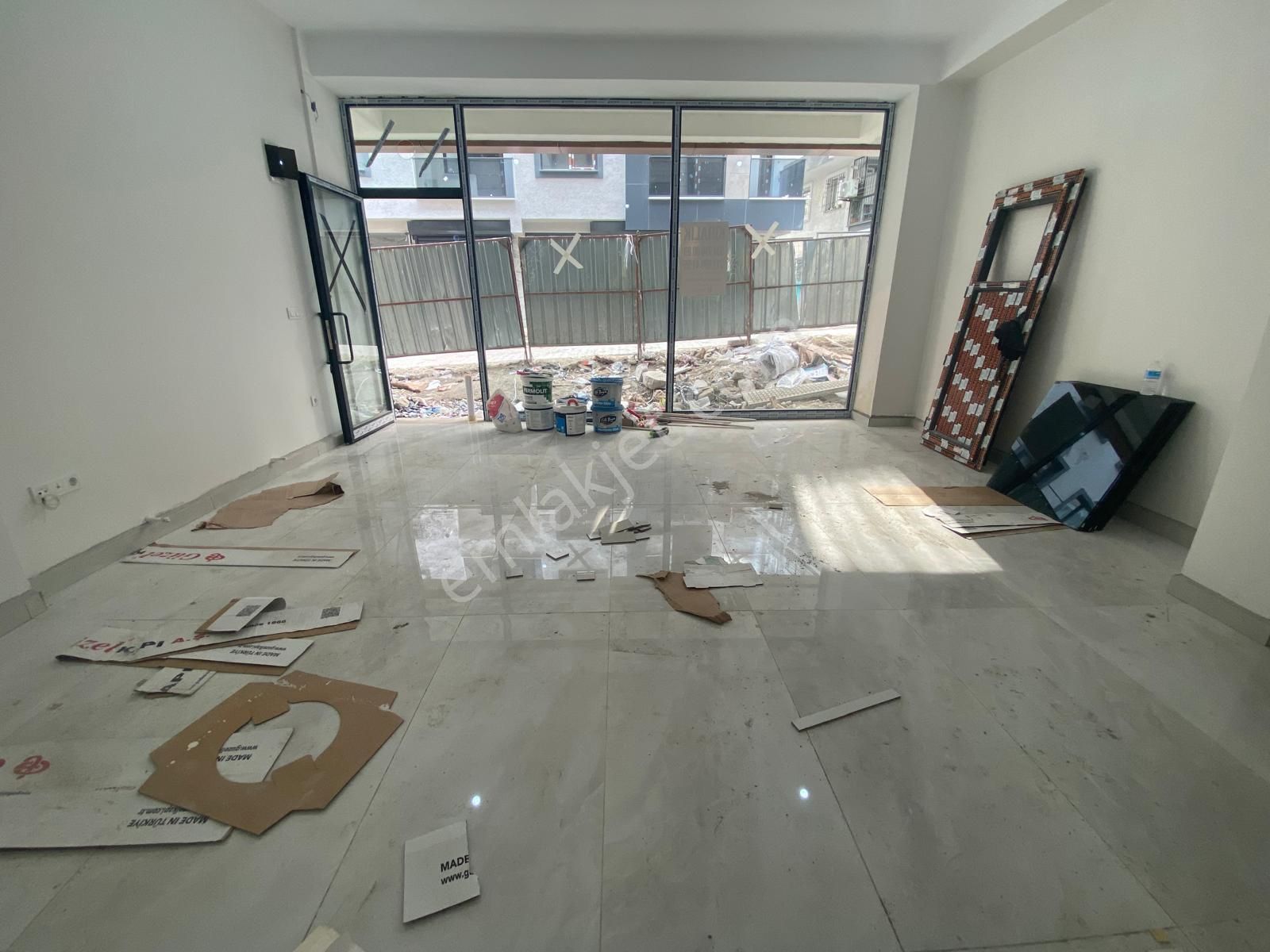 Başokur'dan Hürriyet Caddesi Sıfır Bina Dükkan - Görsel 2