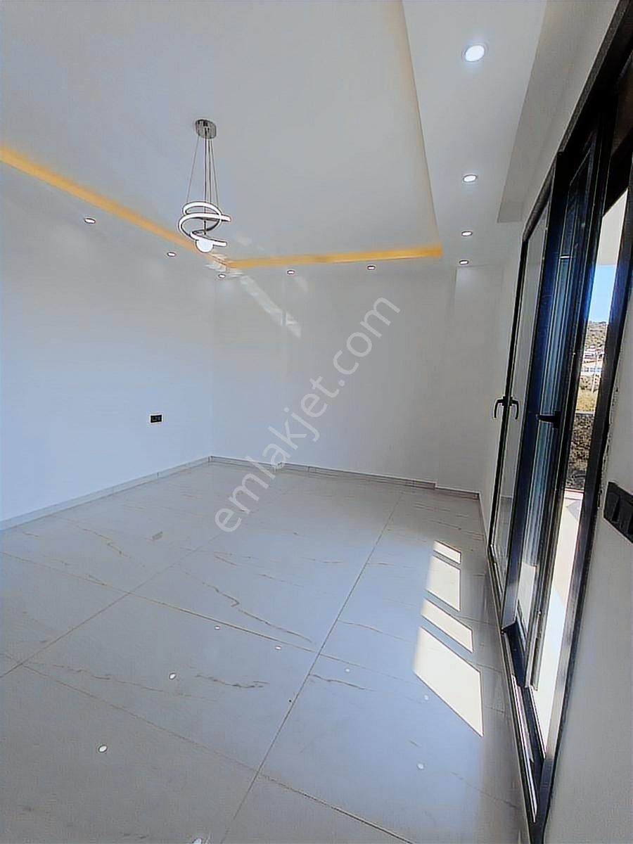 Yeşiltepe 'de Doğaya İç İçe 4+1 Müstakil Villa - Görsel 9