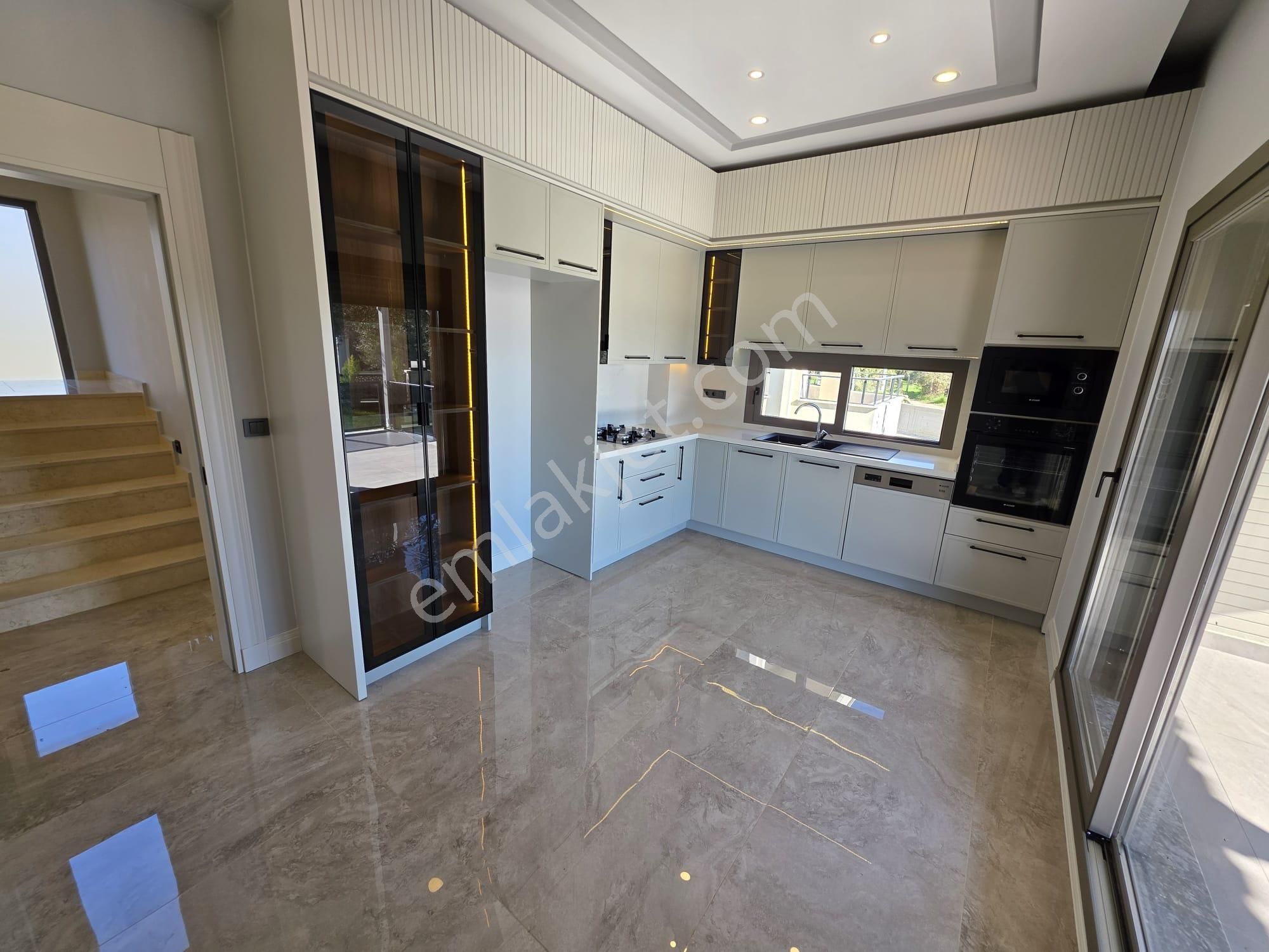 Irmaksudan Gürede Havuzlu 400m2 Arsa Tam Mustakil 4+1 Lüks Villa - Görsel 16