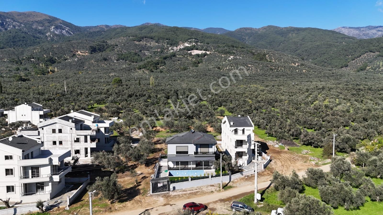 Irmaksudan Gürede Havuzlu 400m2 Arsa Tam Mustakil 4+1 Lüks Villa - Görsel 15