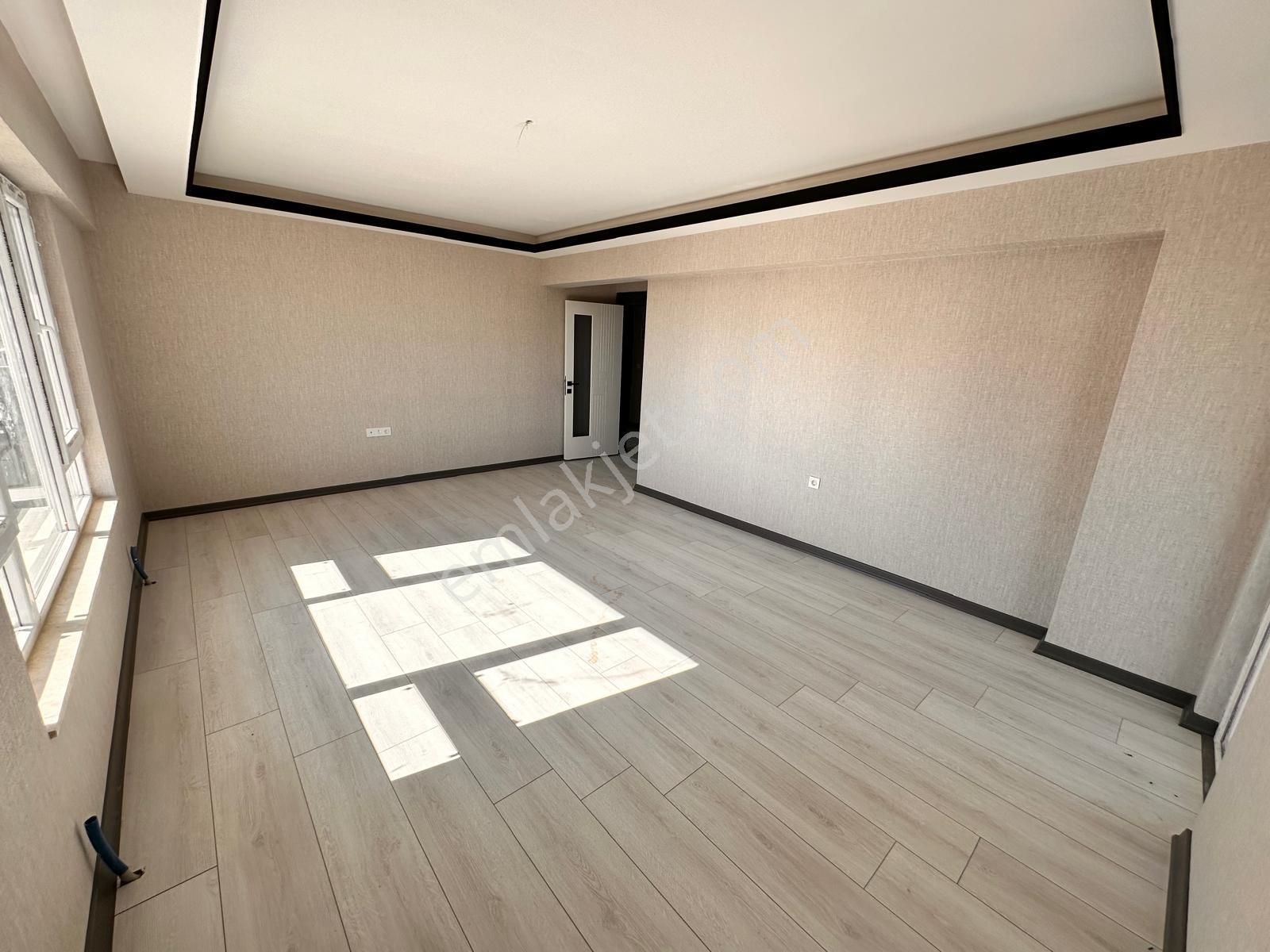 Karakaya'da Cadde Üzerinde Sıfır Binada 3+1 Daire! - Görsel 7