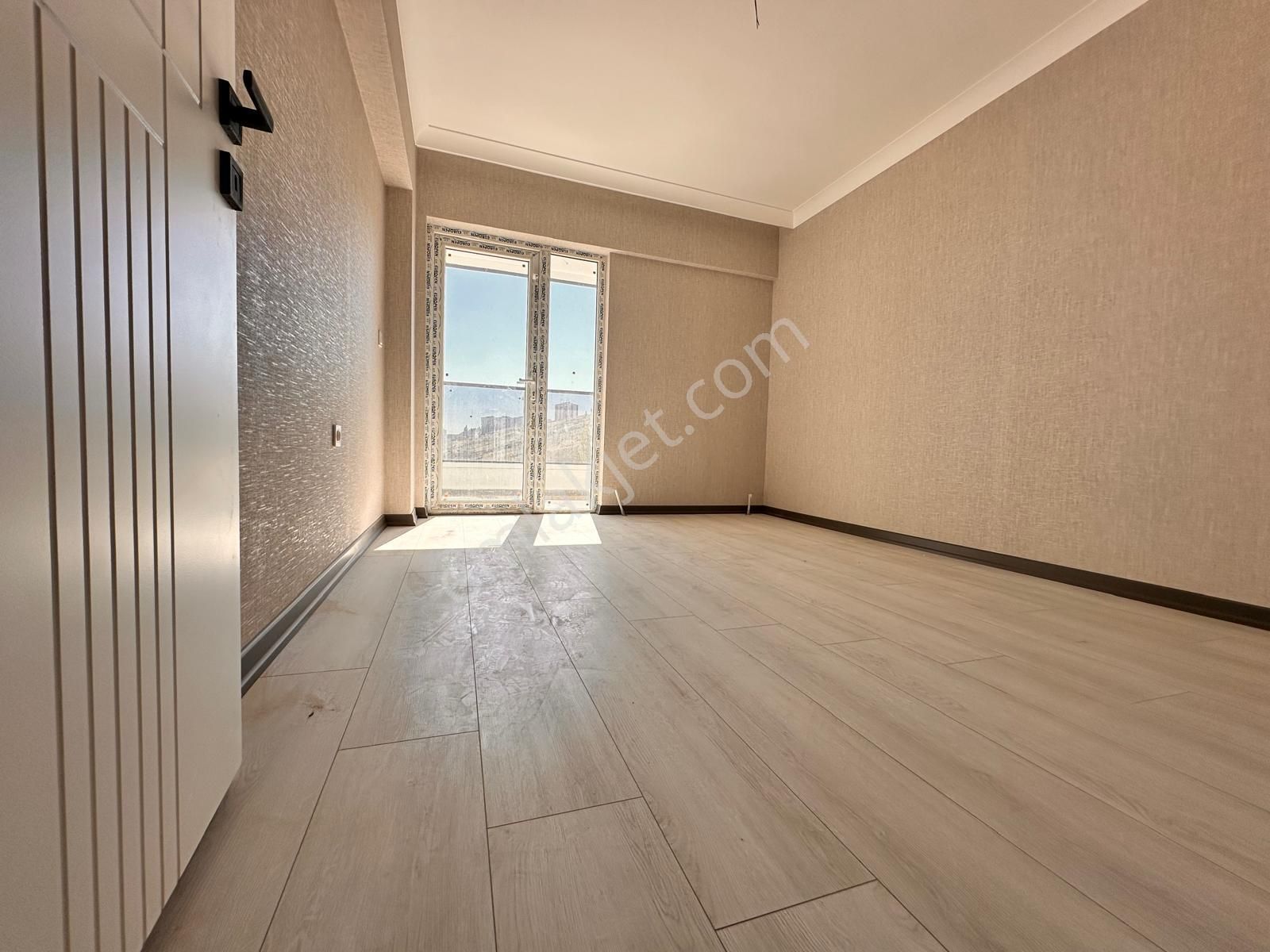 Karakaya'da Cadde Üzerinde Sıfır Binada 3+1 Daire! - Görsel 11