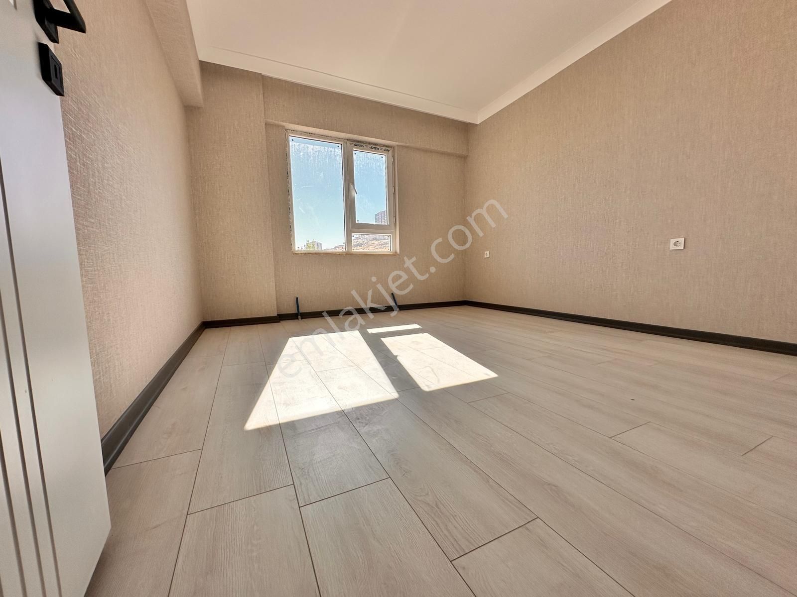 Karakaya'da Cadde Üzerinde Sıfır Binada 3+1 Daire! - Görsel 15