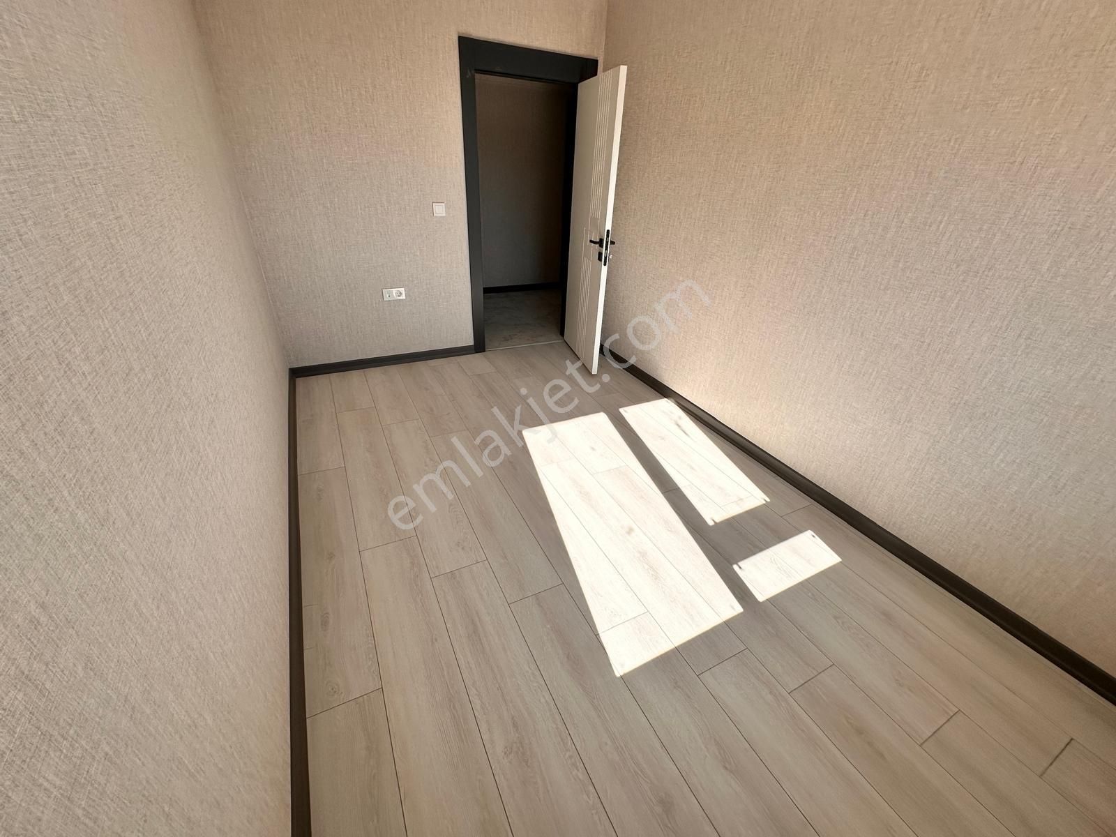 Karakaya'da Cadde Üzerinde Sıfır Binada 3+1 Daire! - Görsel 14