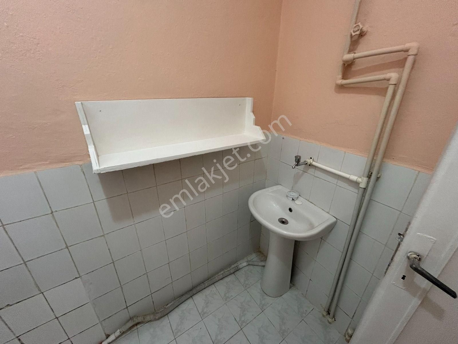 Cihan Emlak - Kiralık - Ayrı Mutfaklı Kapalı Pazar Ve Hürriyet Parkı Yakını 1+1 Daire - Görsel 17