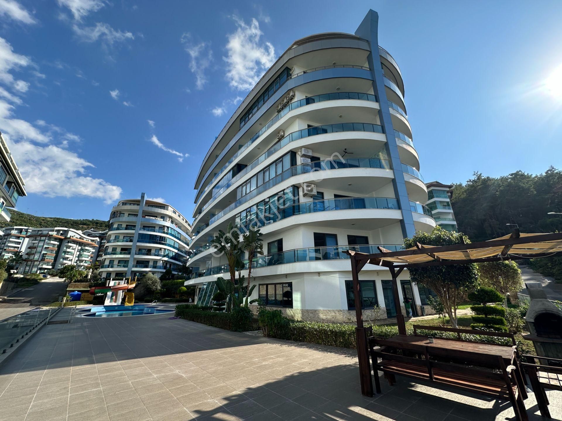 Kargıcak'ta Site İçerisinde Deniz Manzaralı 1+1 Eşyasız Daire