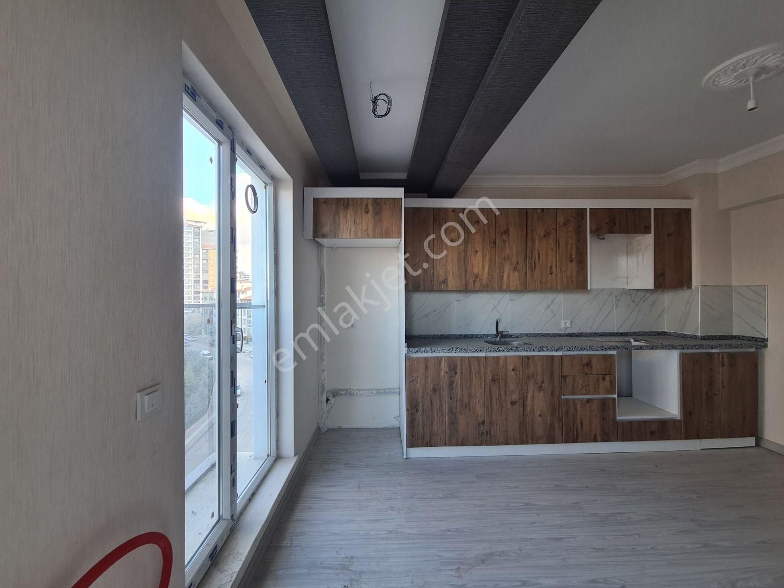 Vadi Yakını Cadde Üzeri 2-banyo / Giyinme Odalı Sıfır 5+1 Dublex - Görsel 4