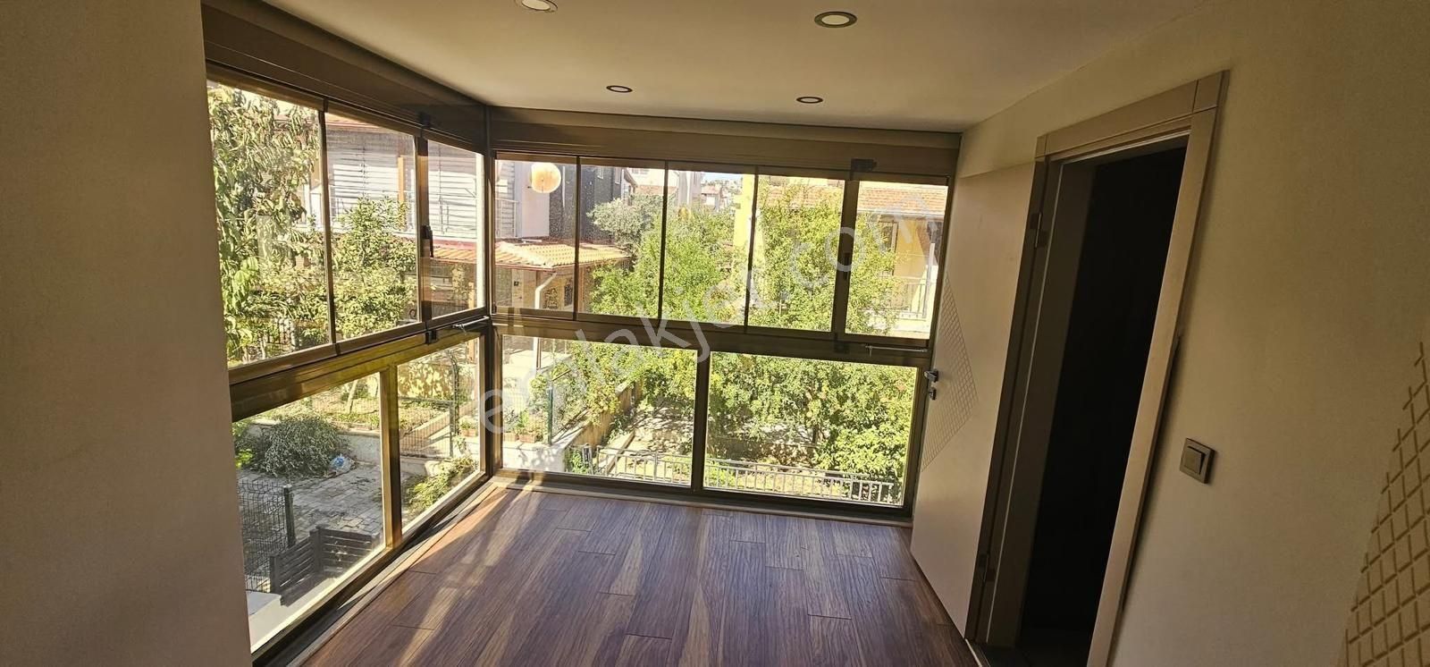 Kuşadası Yavansu Mevkiinde 4+1 200m2 Sahile 100mt 250m2 Arsa İçinde - Görsel 4