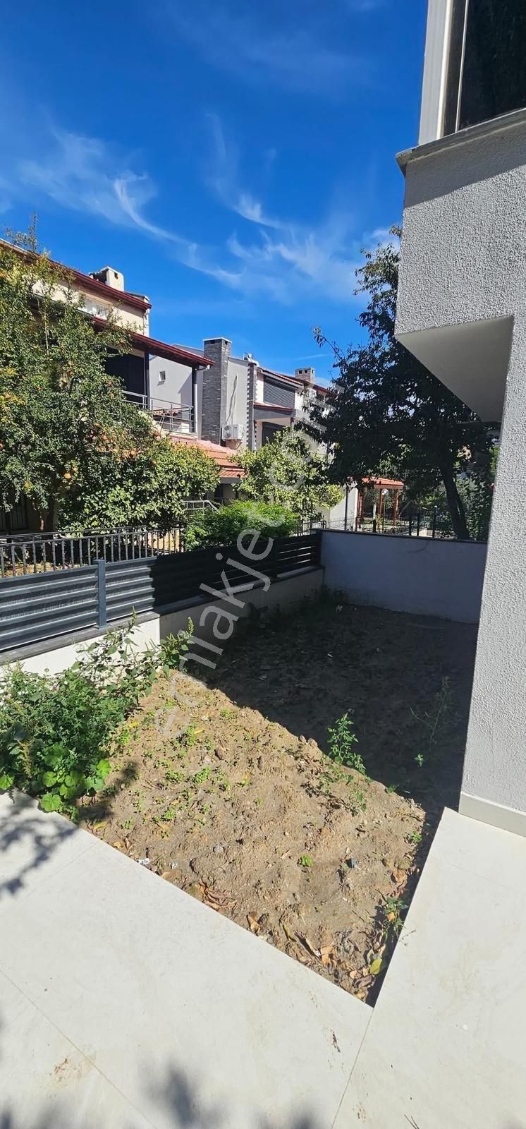 Kuşadası Yavansu Mevkiinde 4+1 200m2 Sahile 100mt 250m2 Arsa İçinde - Görsel 2