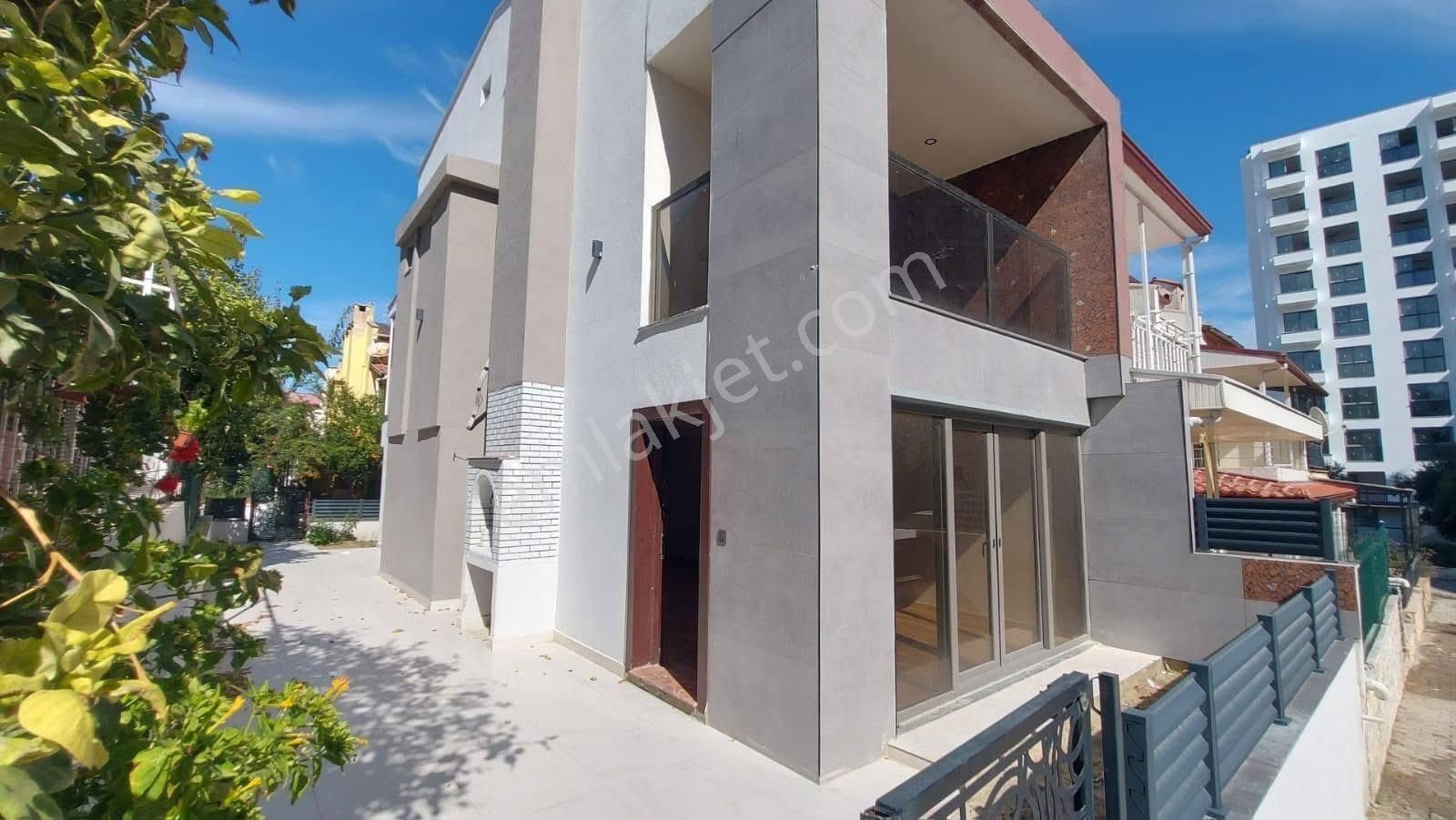 Kuşadası Yavansu Mevkiinde 4+1 200m2 Sahile 100mt 250m2 Arsa İçinde - Görsel 13