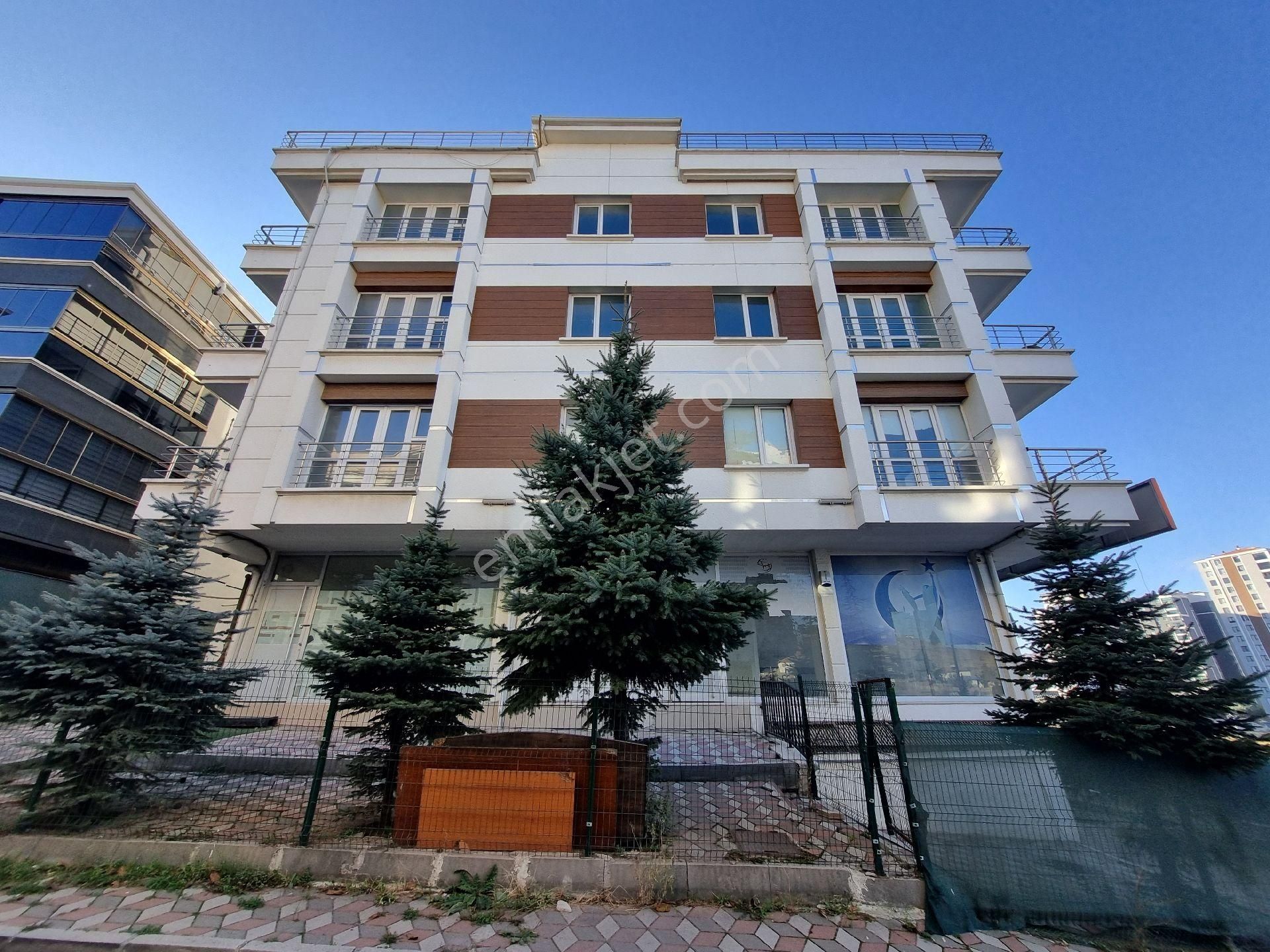 Bağbaşı'dan Ovacık'ta -komple Kiralık Bina- Cadde Üzeri Tam Göbekte Köşebaşı Mükemmel Konum - Görsel 9