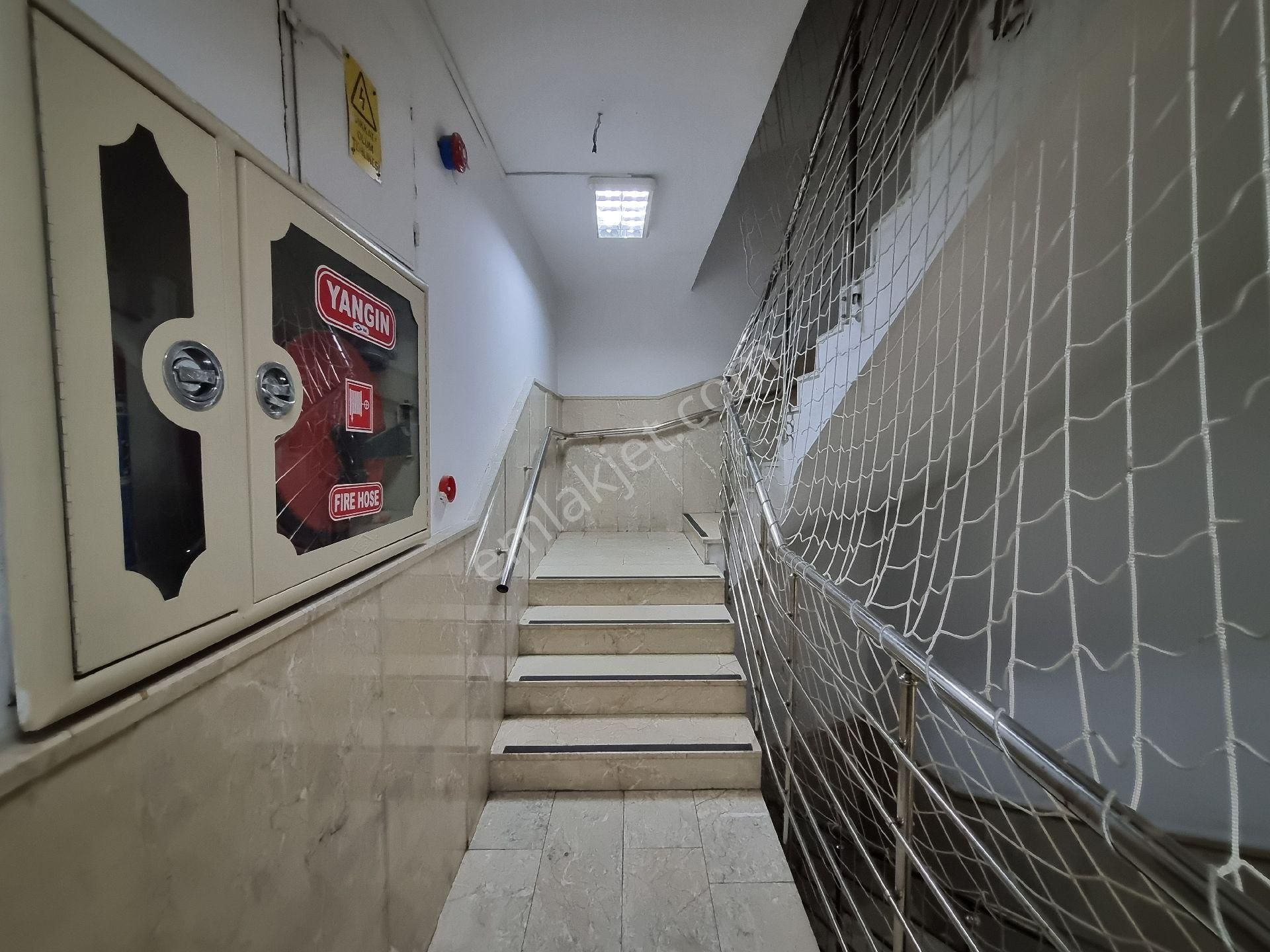 Bağbaşı'dan Ovacık'ta -komple Kiralık Bina- Cadde Üzeri Tam Göbekte Köşebaşı Mükemmel Konum - Görsel 26