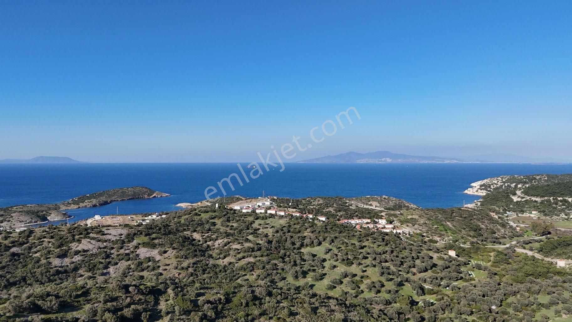 Yenifoça Da Satılık İki Villalık Köşe Arsa - Görsel 2