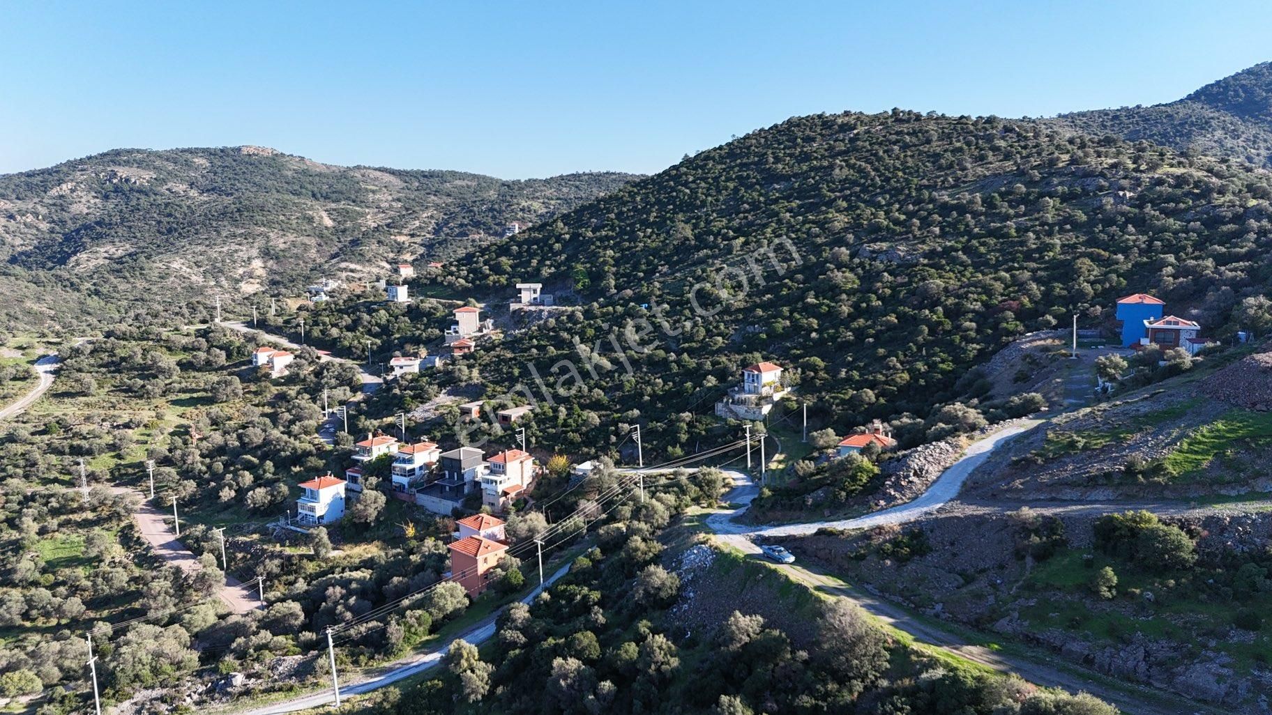 Yenifoça Da Satılık İki Villalık Köşe Arsa - Görsel 3