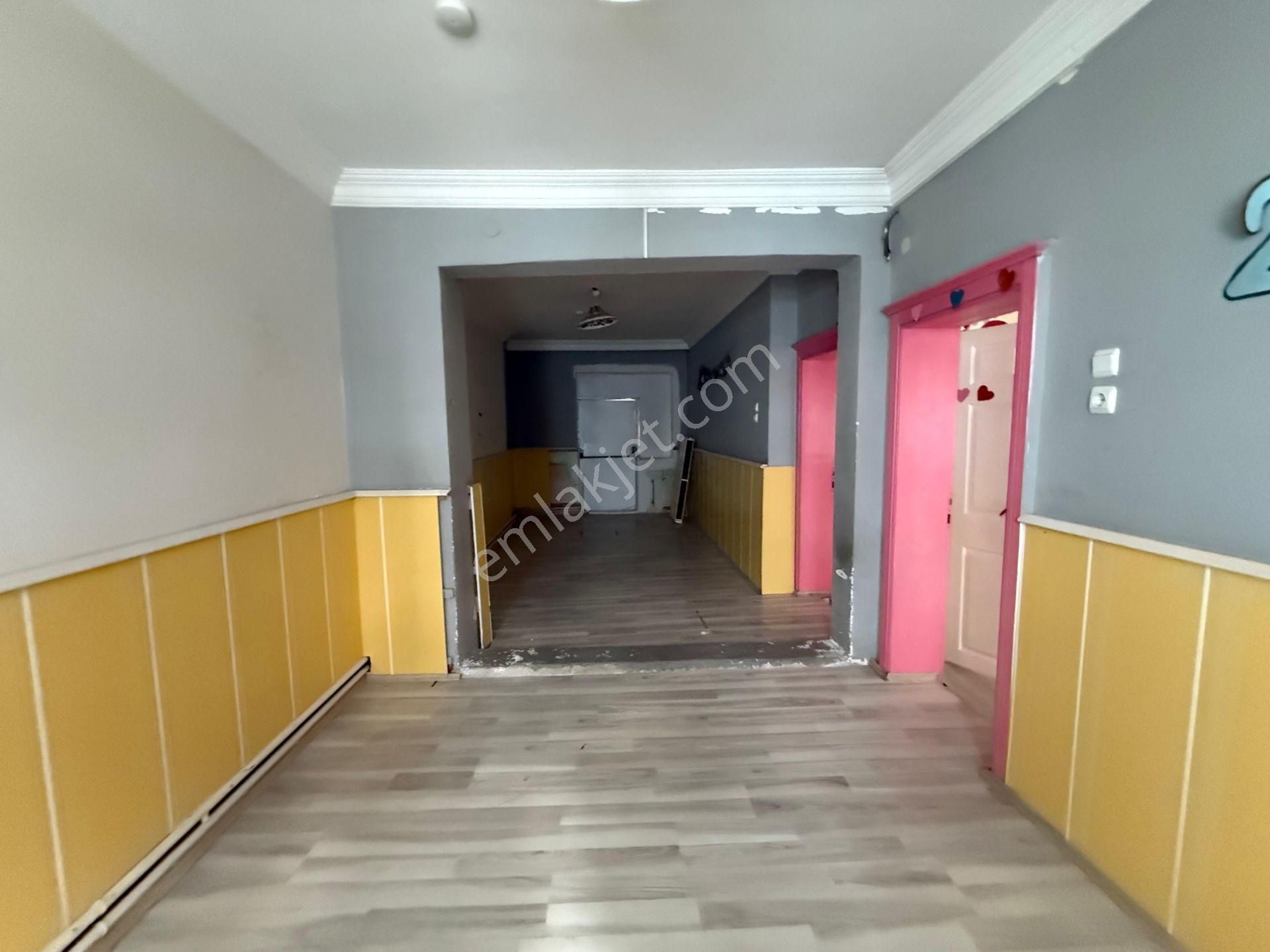 Şehrin Merkezin'de 4 Katlı Caddeye Cephe Komple Satılık Bina - Görsel 8