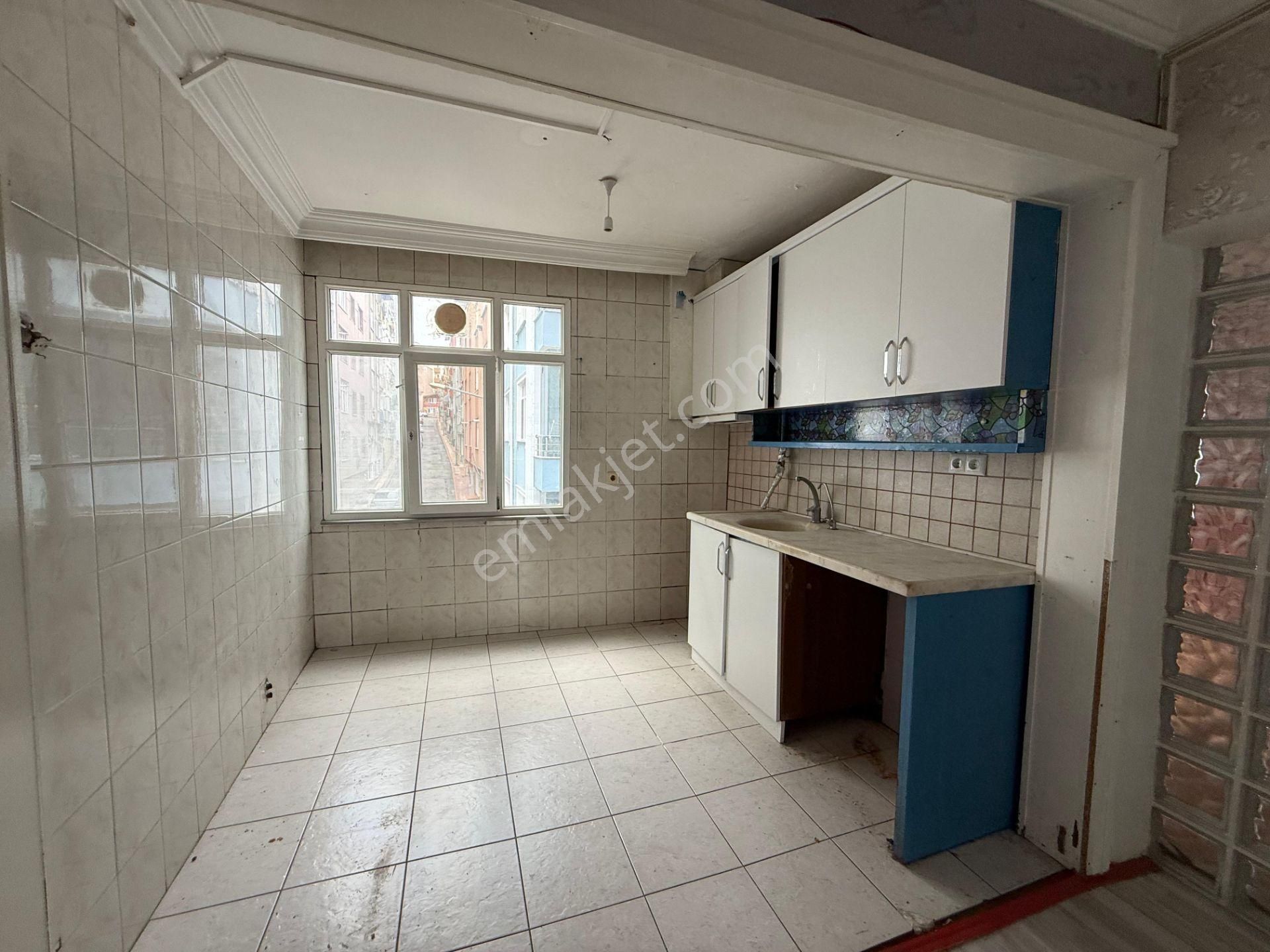 Şehrin Merkezin'de 4 Katlı Caddeye Cephe Komple Satılık Bina - Görsel 12