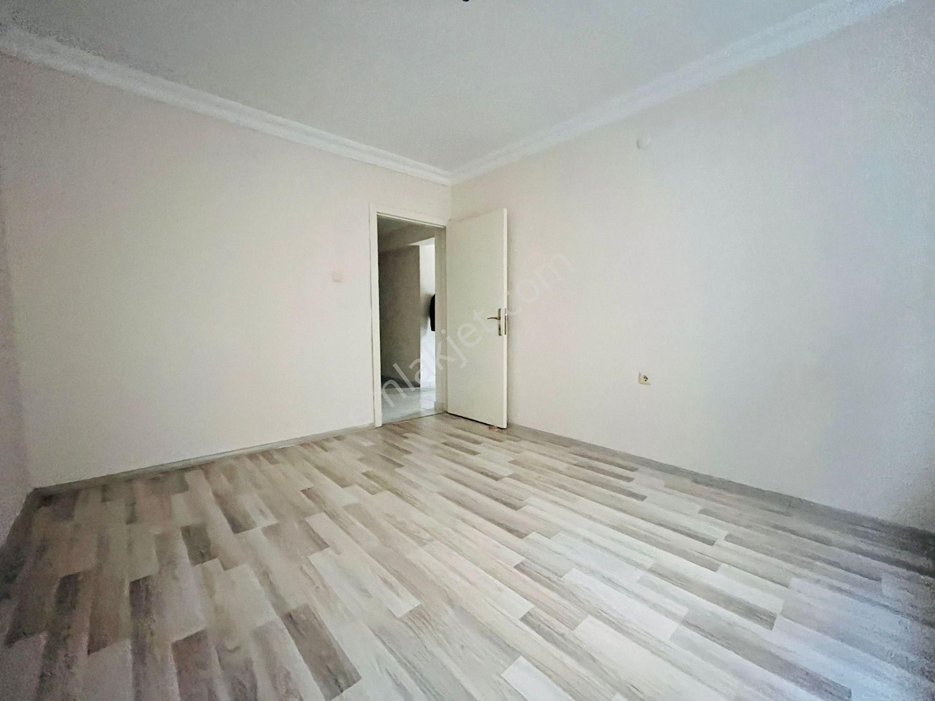 Şahintepe'de Hocalı Cad. Dibi 3+1 Asansörlü Ara Kat Satılık Daire !!! - Görsel 11