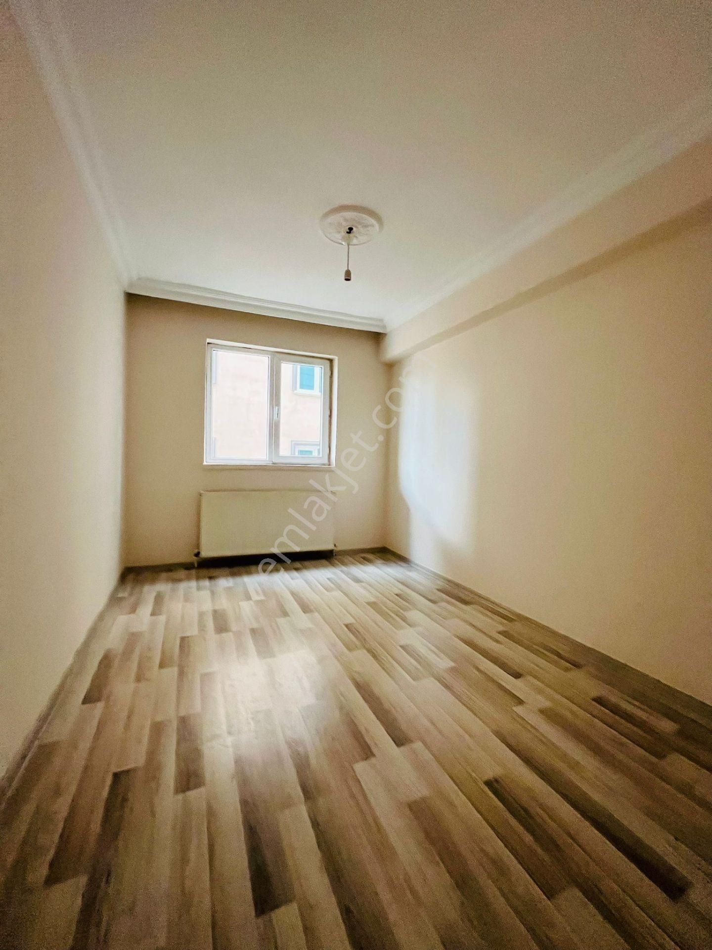 Şahintepe'de Hocalı Cad. Dibi 3+1 Asansörlü Ara Kat Satılık Daire !!! - Görsel 5