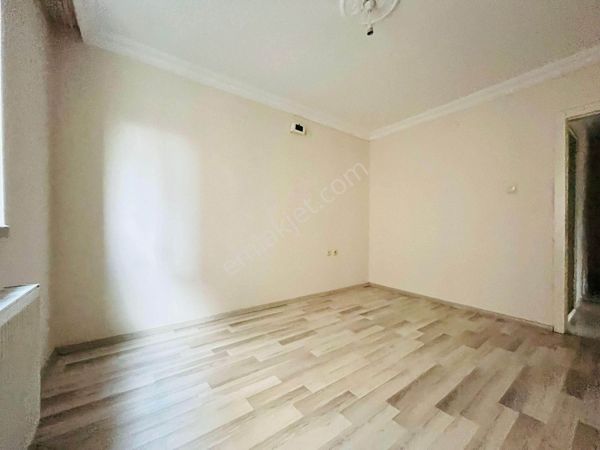 Şahintepe'de Hocalı Cad. Dibi 3+1 Asansörlü Ara Kat Satılık Daire !!! - Görsel 9