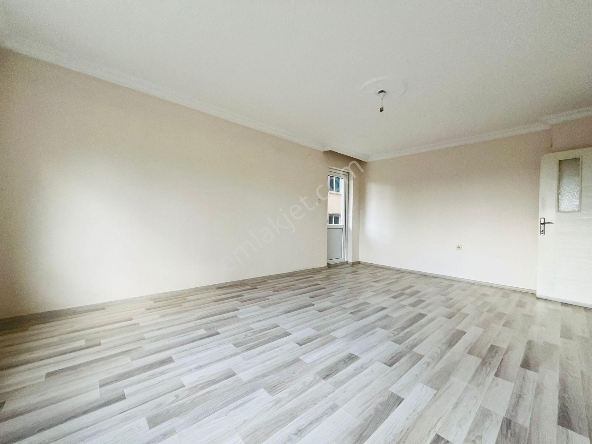 Şahintepe'de Hocalı Cad. Dibi 3+1 Asansörlü Ara Kat Satılık Daire !!! - Görsel 3