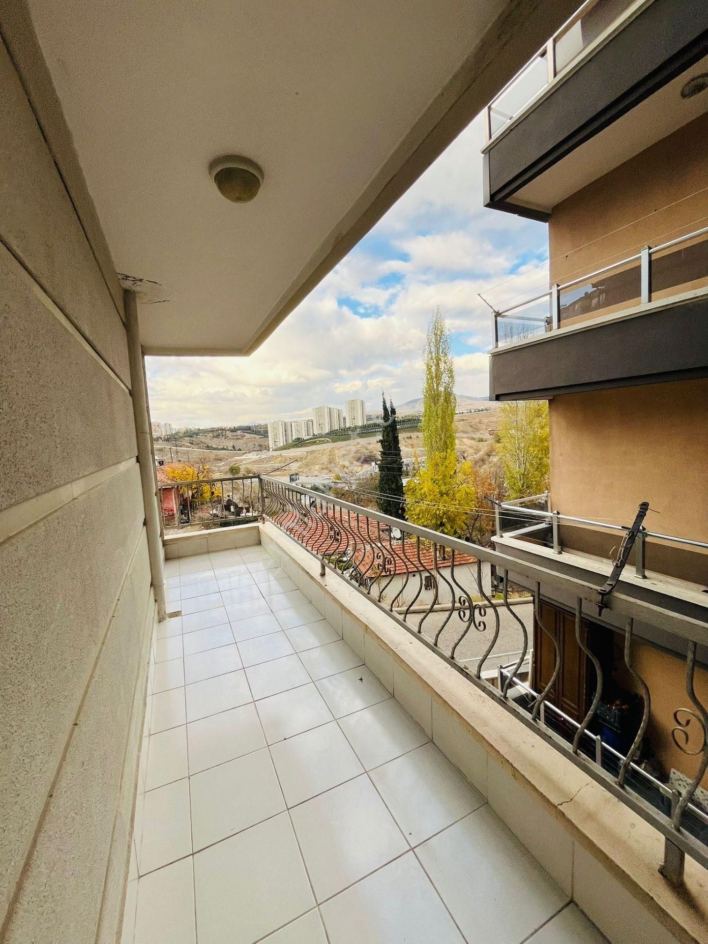 Şahintepe'de Hocalı Cad. Dibi 3+1 Asansörlü Ara Kat Satılık Daire !!! - Görsel 15